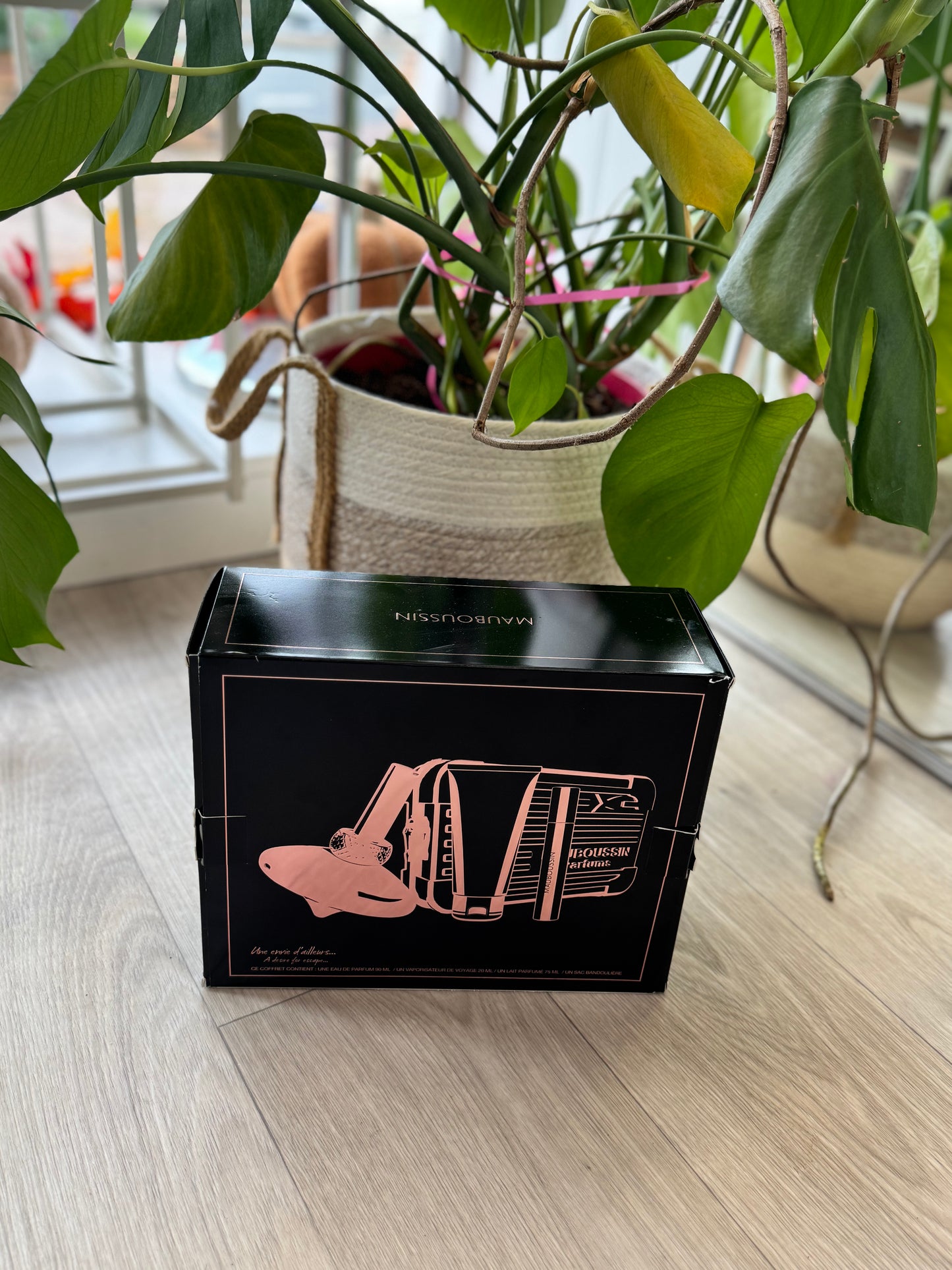 Coffret Mauboussin Femme avec parfum, lait parfumé, vaporisateur et sac