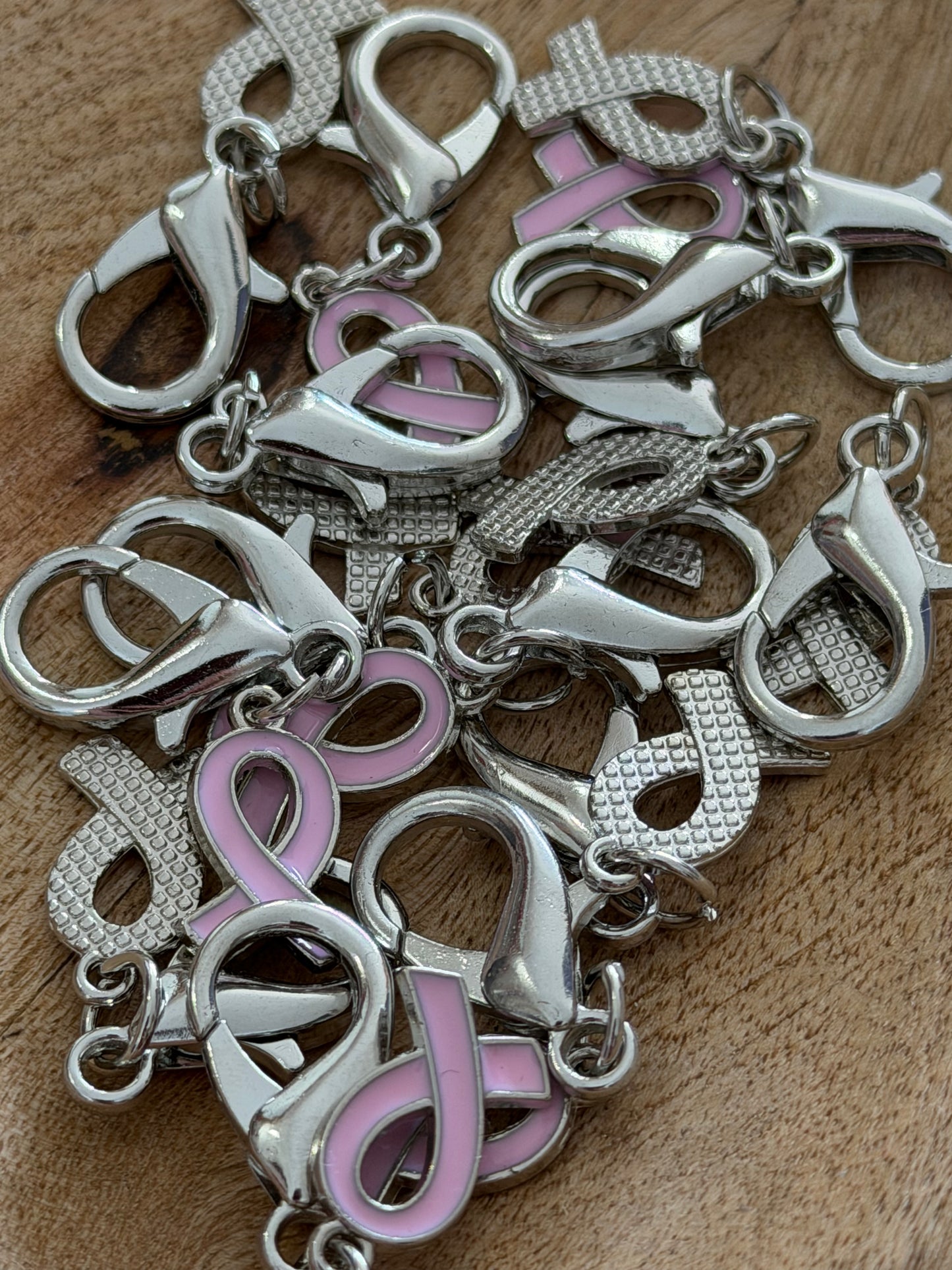 Petit porte-clés ruban rose solidaire