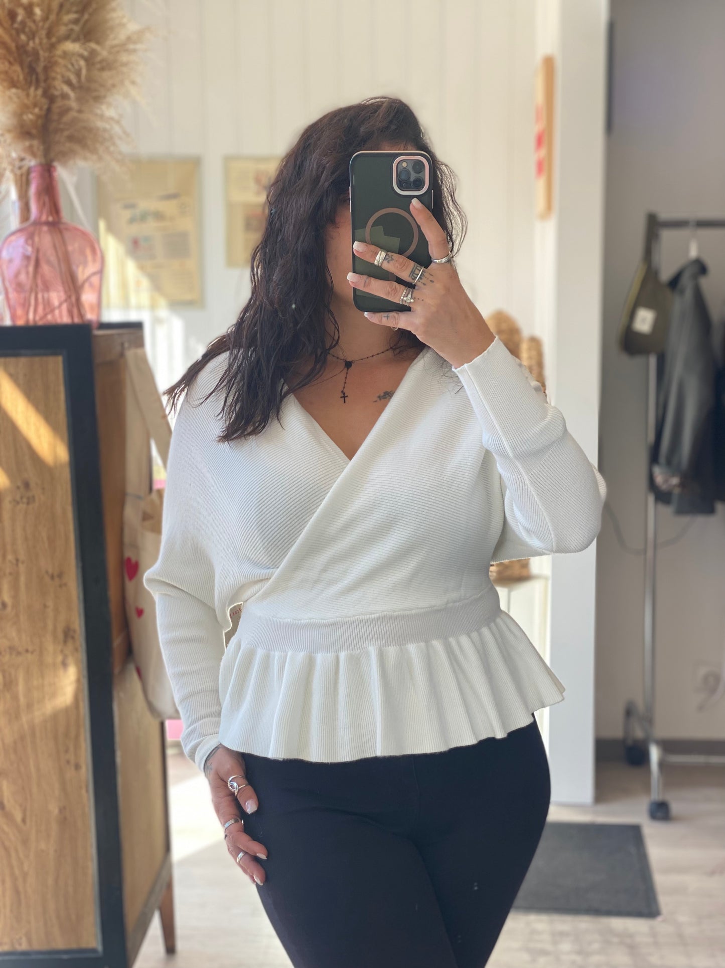 Haut écru en maille dos nu – S/M et M/L