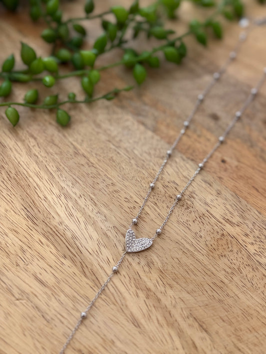 Collier en Y avec cœur argenté – 47 cm