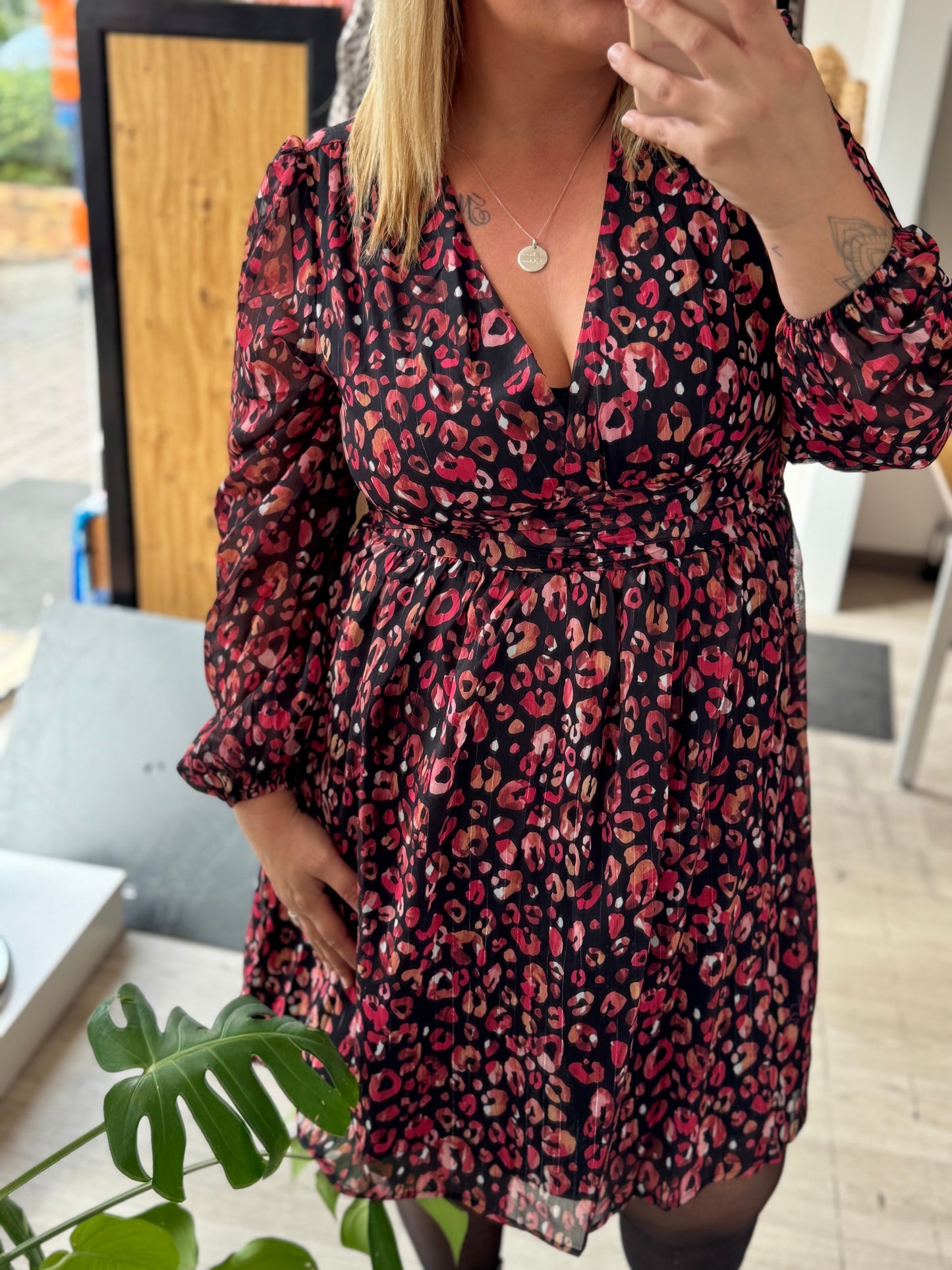 Robe courte motif léopard rose et rouge – Du S au 4XL