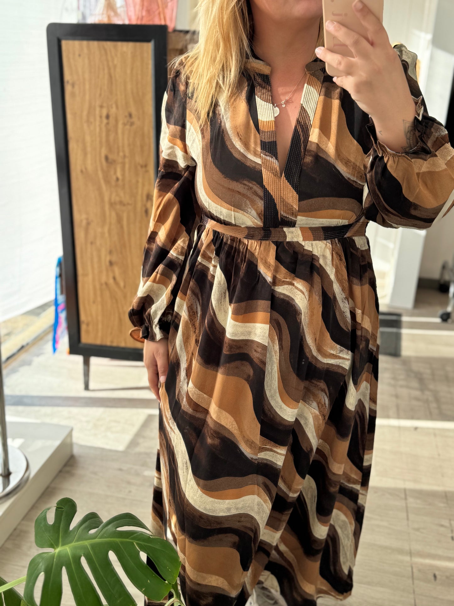 Robe longue marron à motif – Tailles S/M et M/L