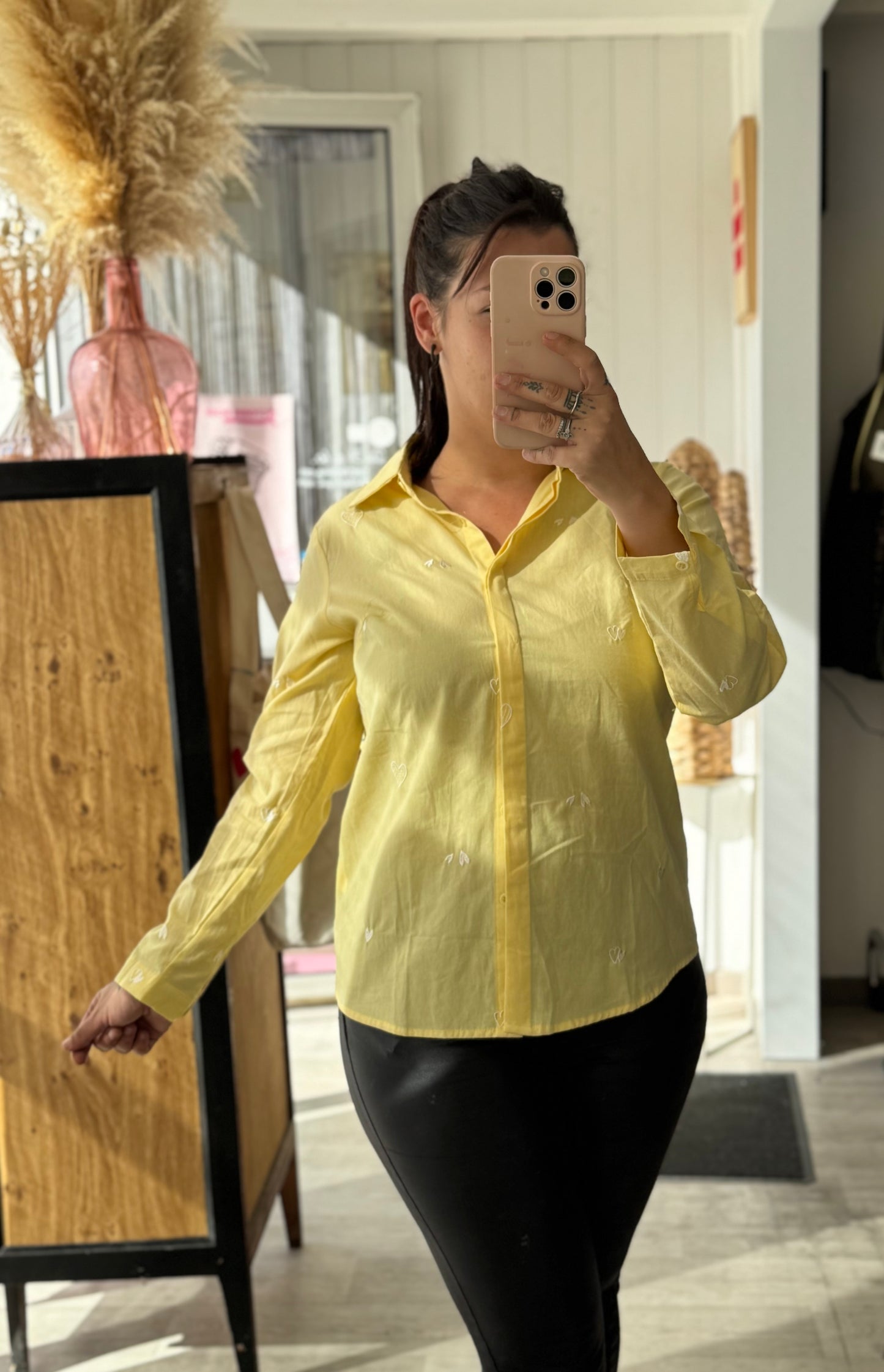 Chemise jaune avec cœur blanc – Tailles S/M et M/L