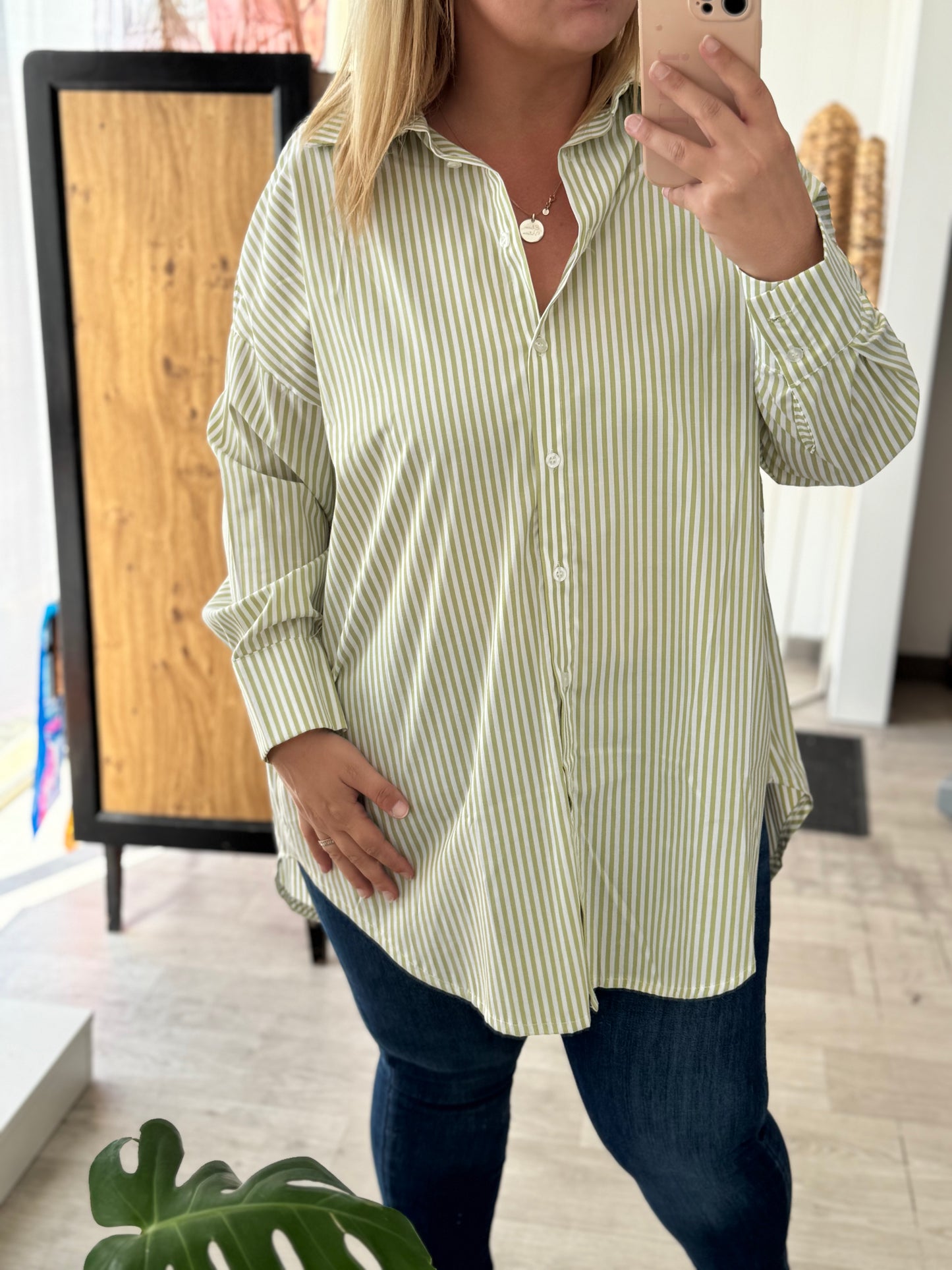 Chemise verte, rayée manches longues
