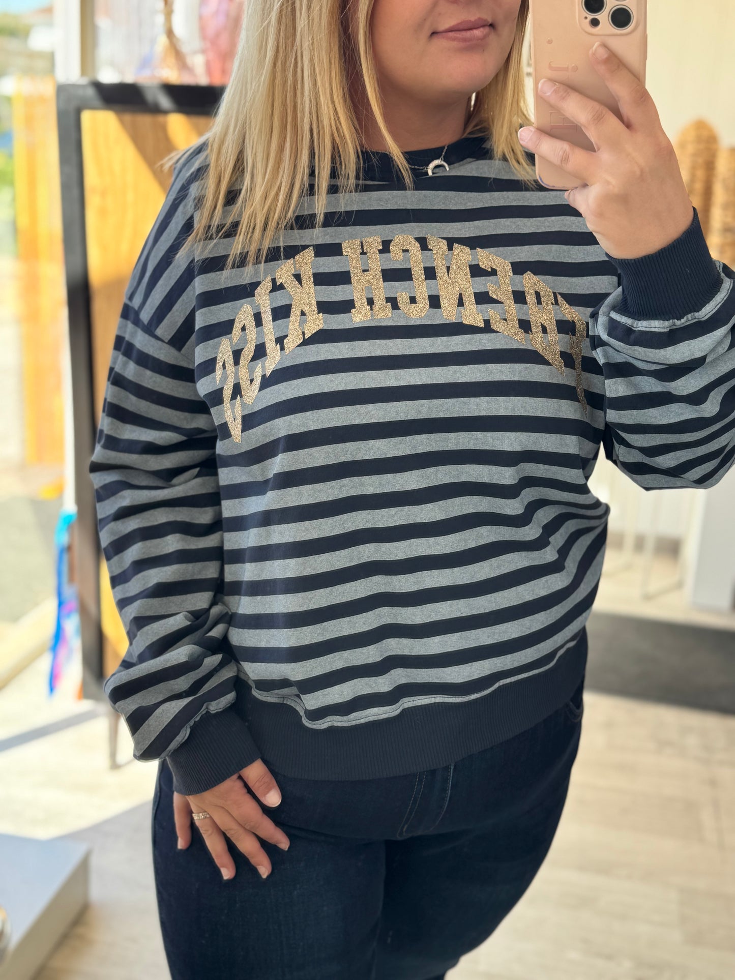 Sweat femme rayé bleu marine avec écriture dorée – Taille unique 34-44