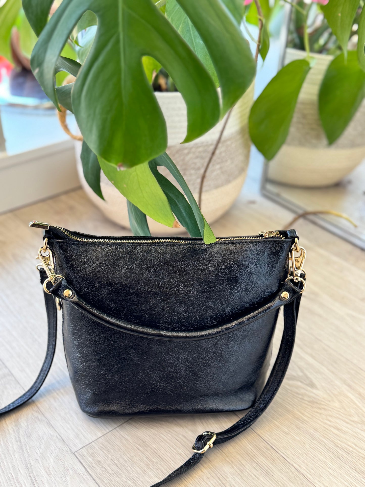 Sac à main noir irisé en cuir