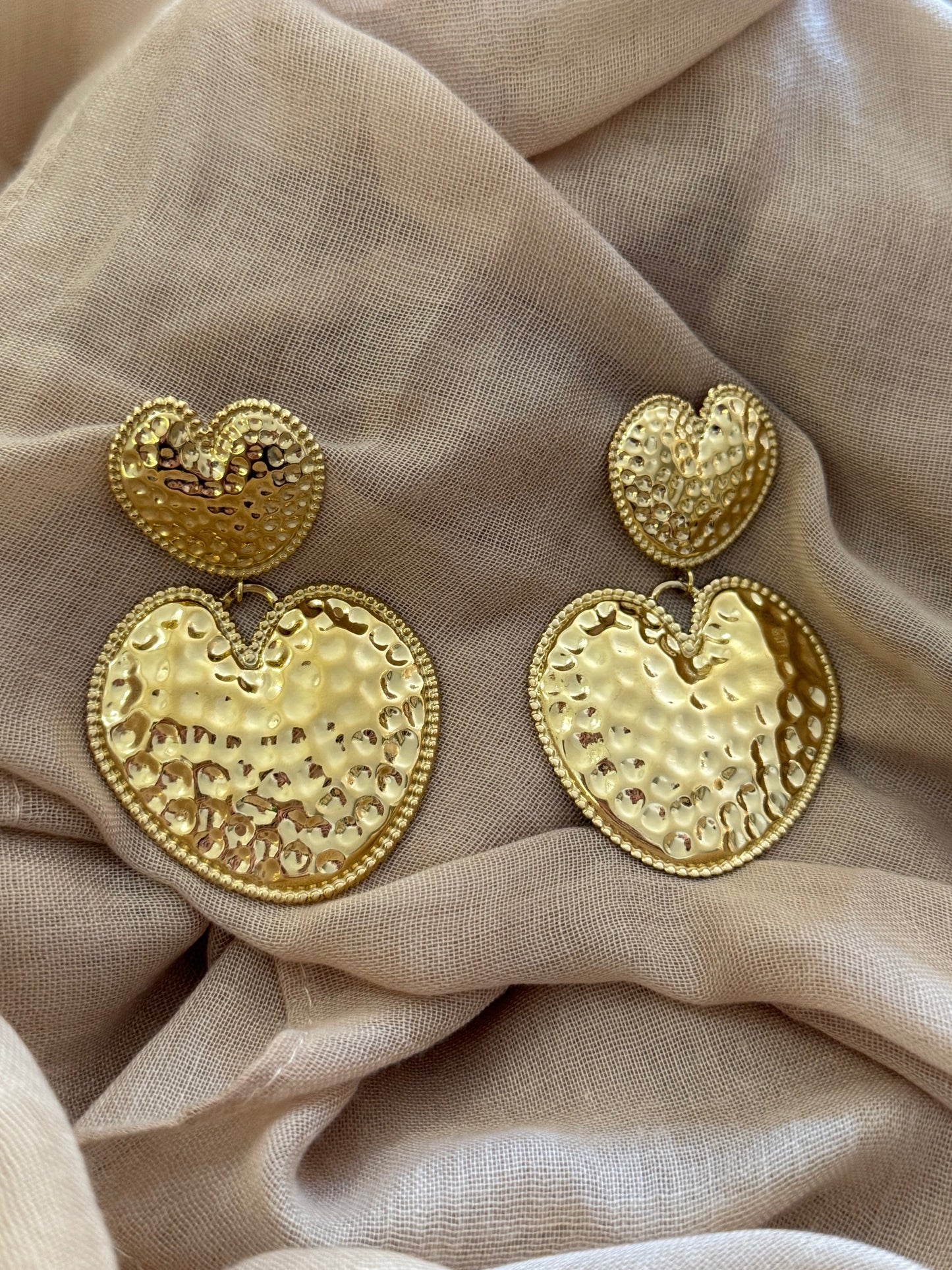 Boucles d’oreilles coeurs dorées en acier inoxydable