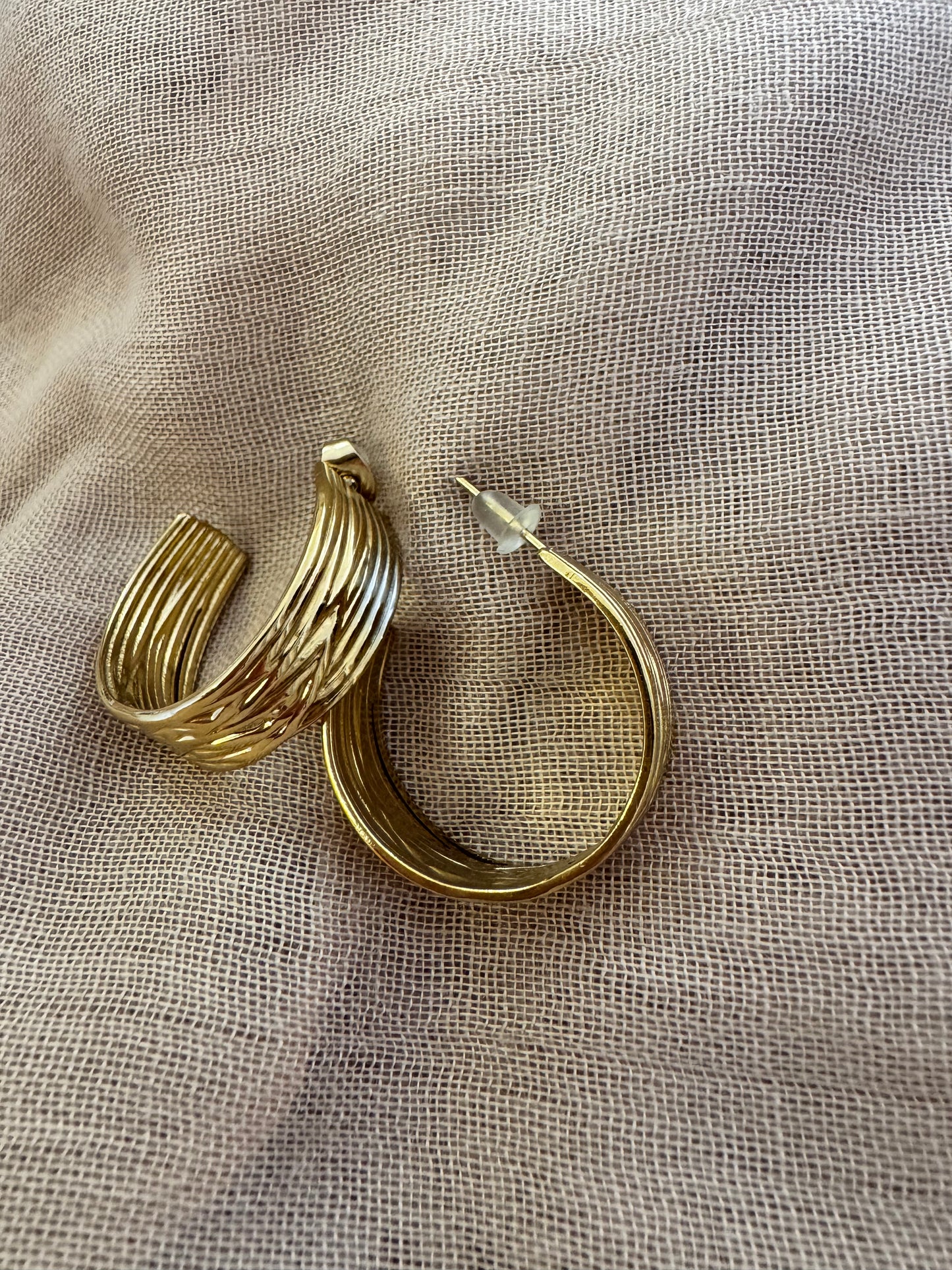 Petites créoles en acier inoxydable doré