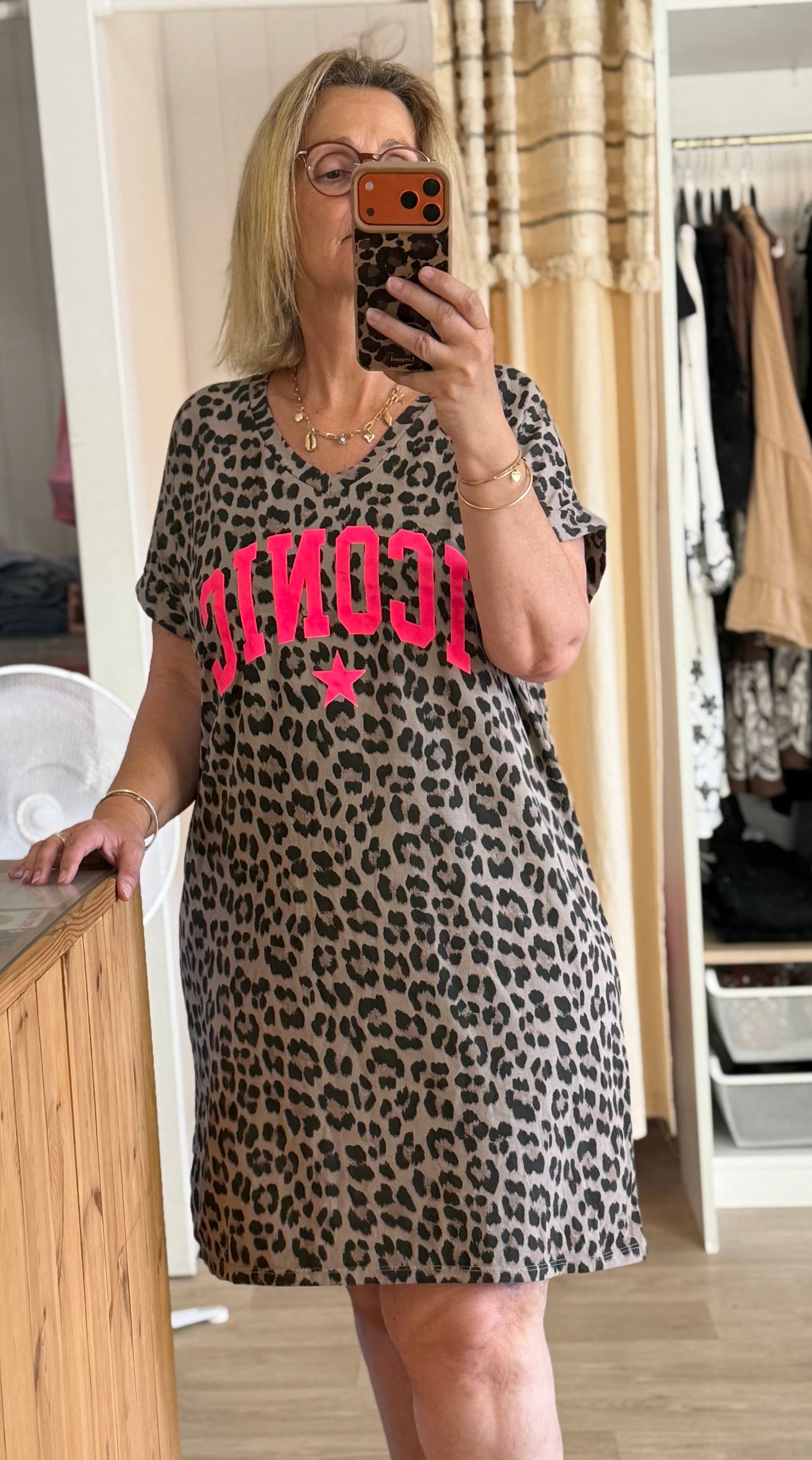 Robe courte oversize léopard “Iconic” – Taille unique 36 au 46