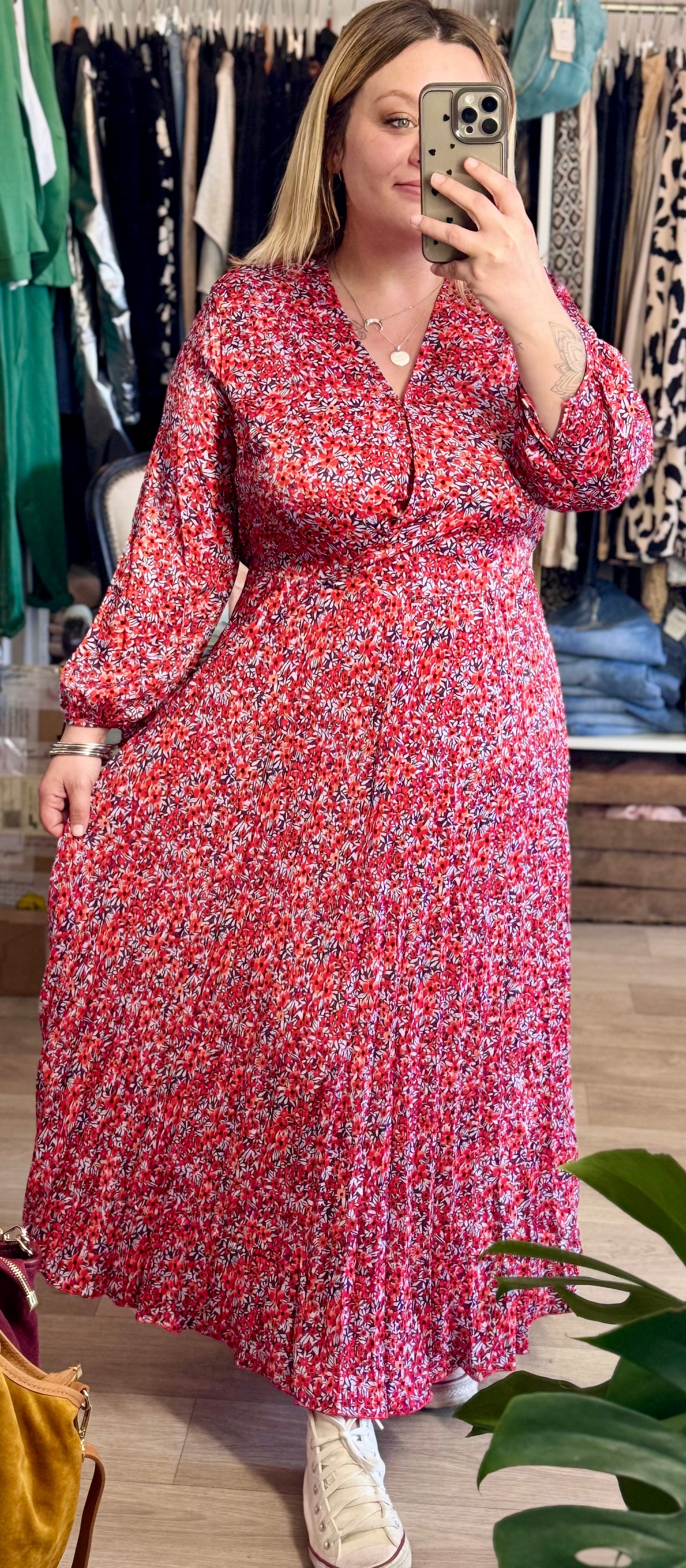 robe plissée fleuri rouge