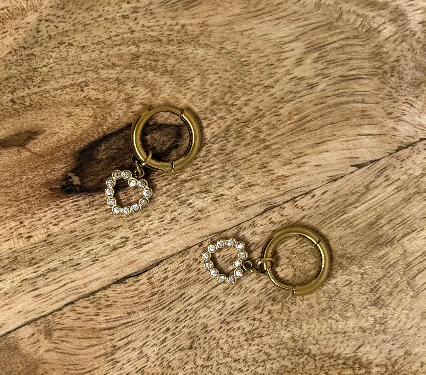 Mini créoles en acier inoxydable avec pendentif cœur