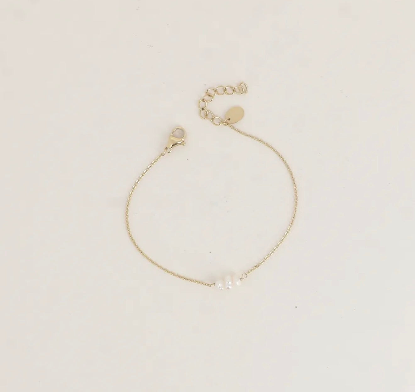 Bracelet - 3 perles d'eau douce