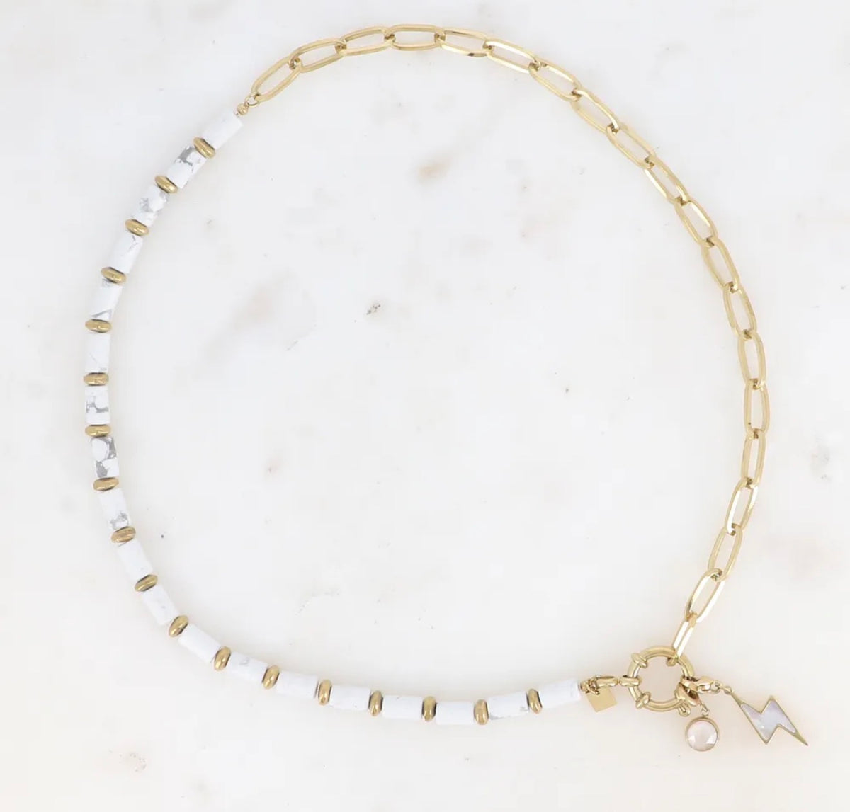 Collier maille ovale, pierres naturelles et 2 charms (2 couleurs)