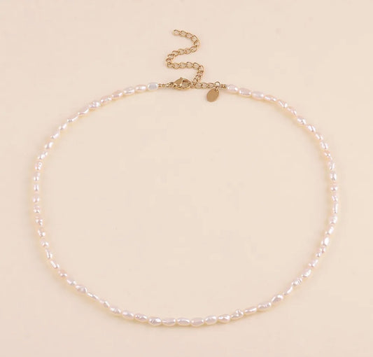 Collier sur fil perles d'eau douce