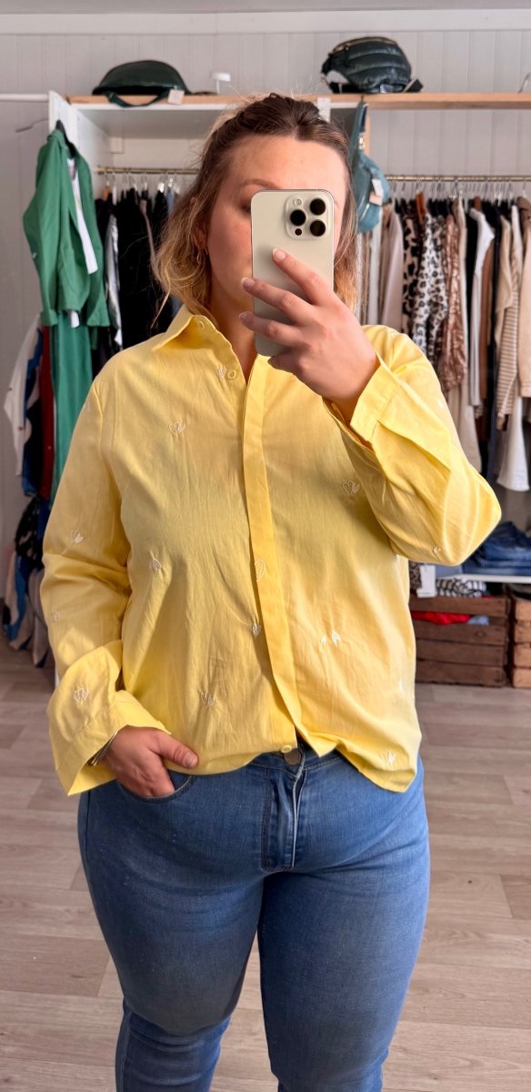 Chemise jaune coeur blanc - C MON DRESSING