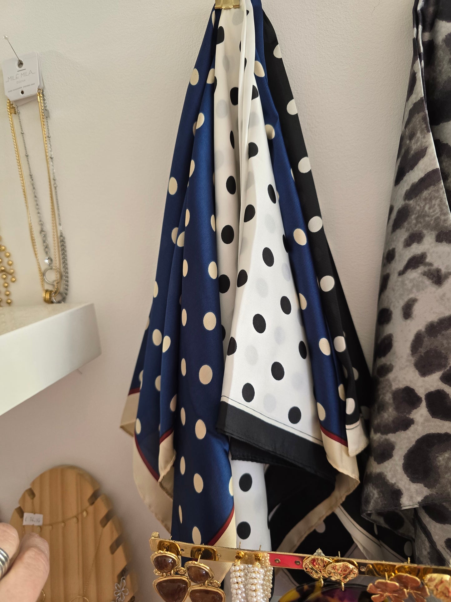 Carré satin petits pois