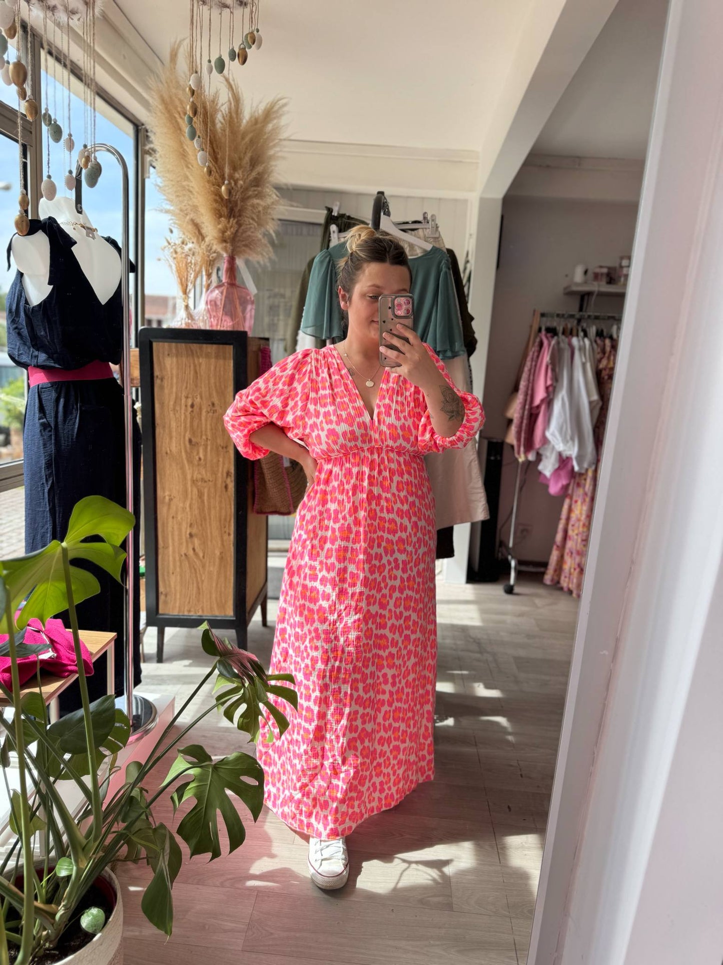 Robe longue léopard rose fluo