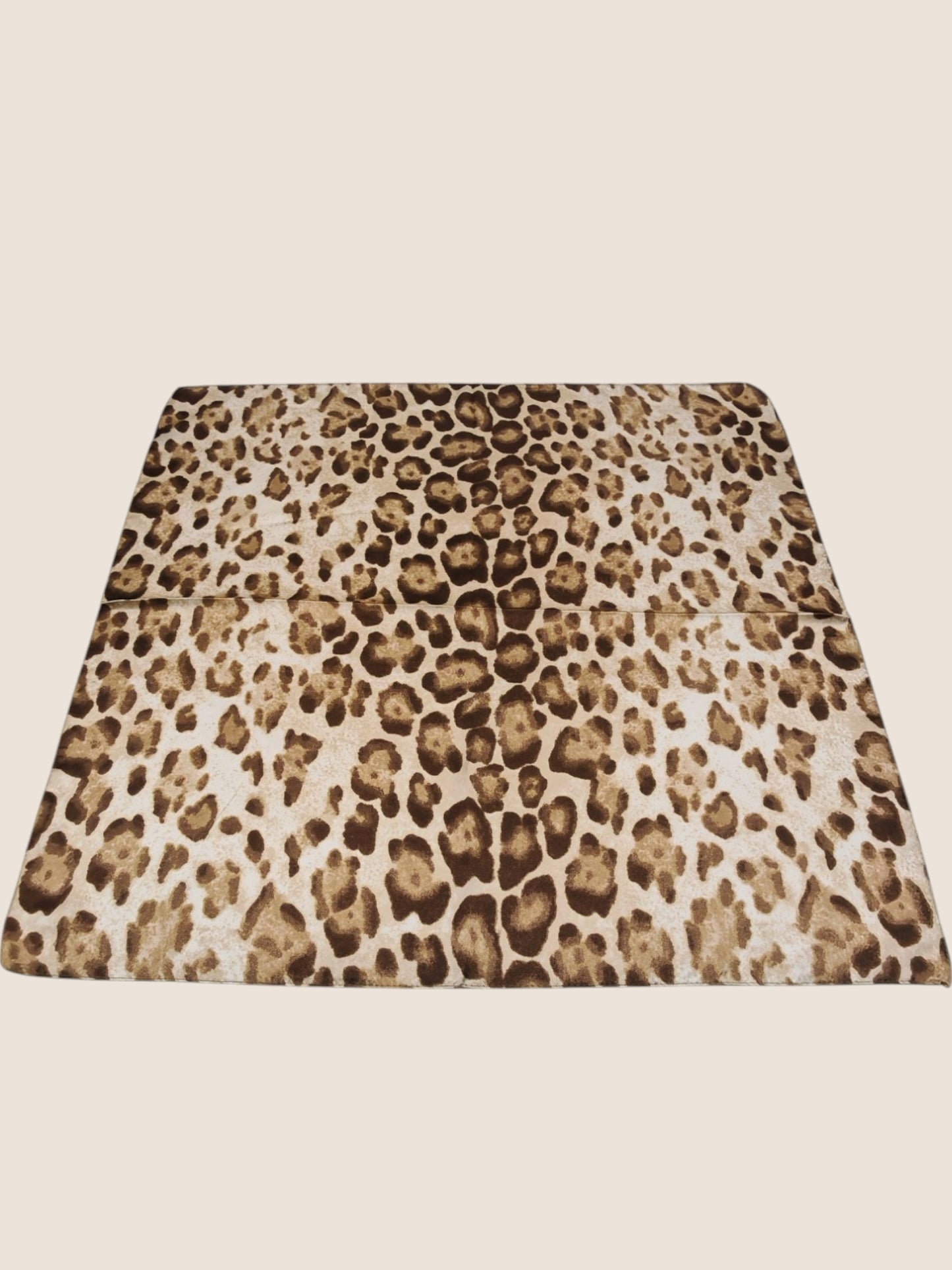 Carré satin 70 x 70 leopard
