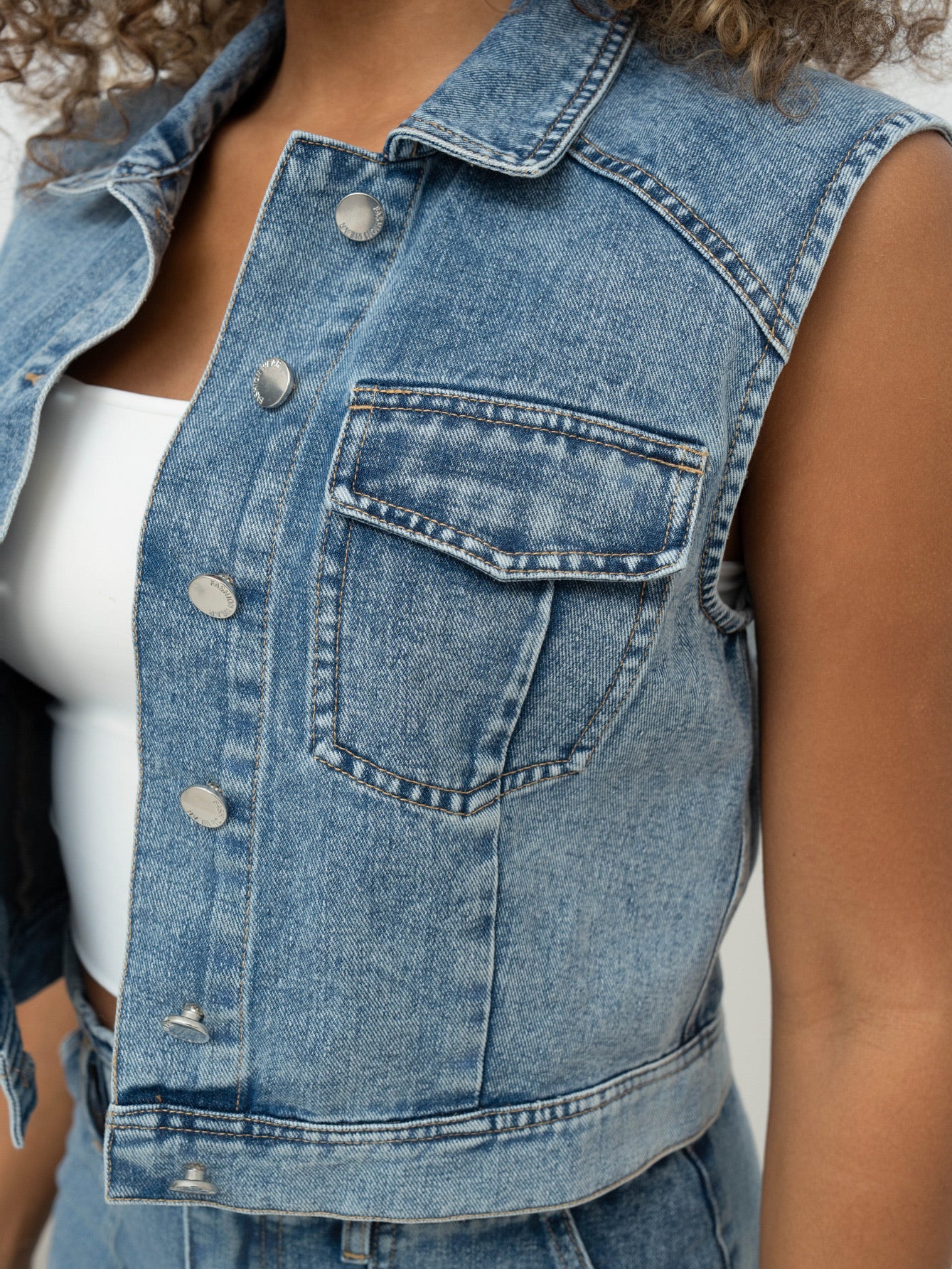 Veste en jean sans manche