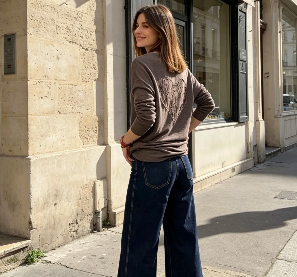 Pull fin dentelle au dos – Taille unique 36 - 46 (2 couleurs)