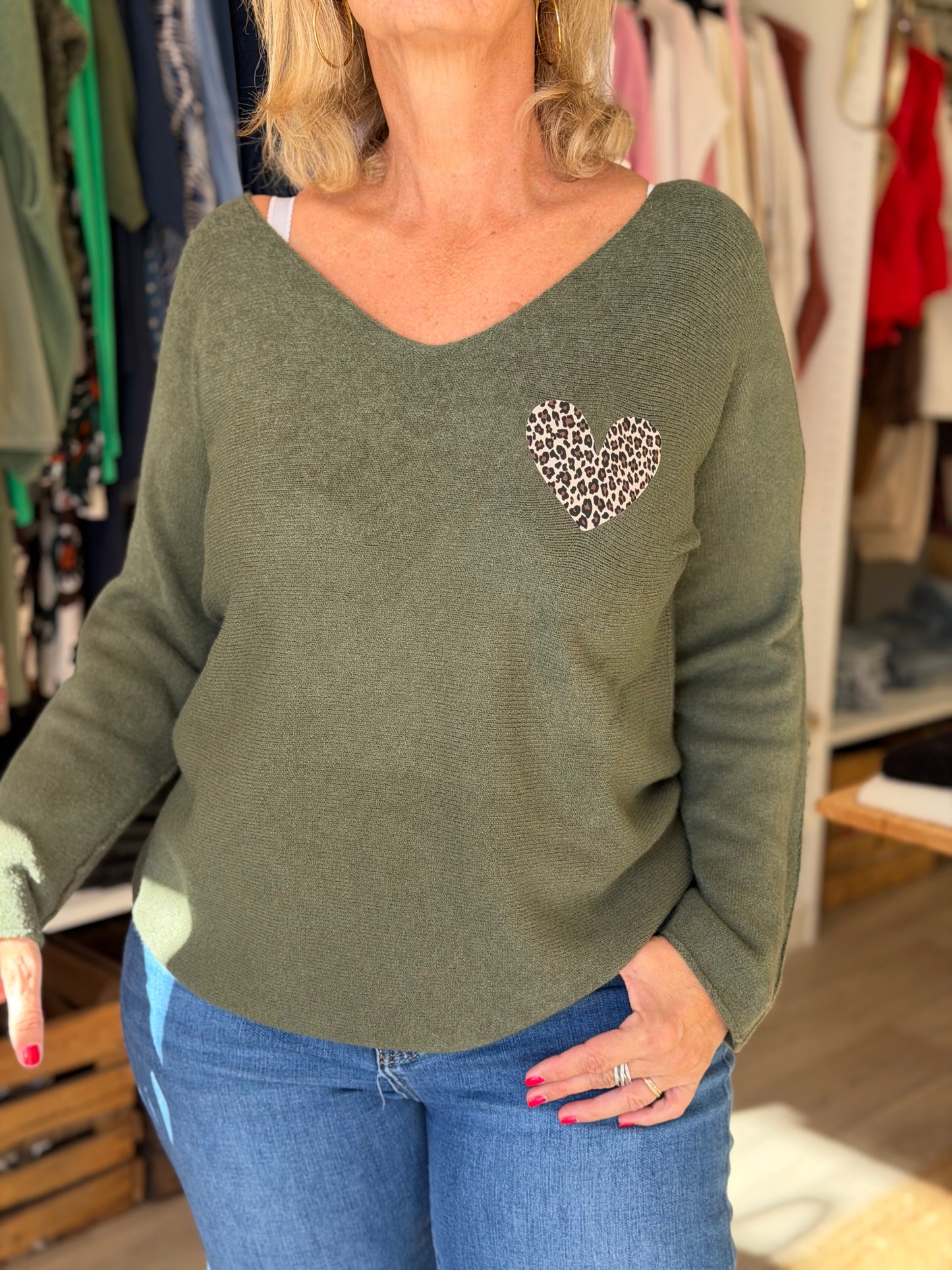 Pull uni avec cœurs léopard – Taille unique 36 au 46-48 (2 couleurs)