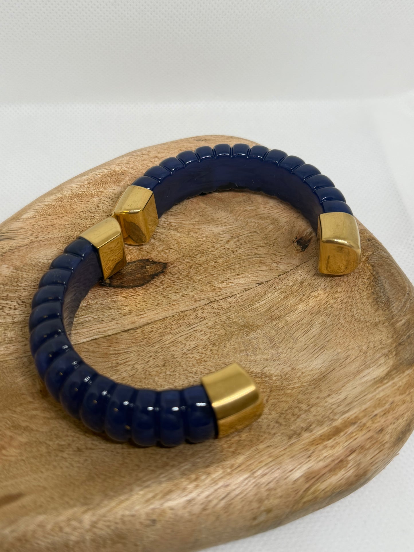 Bracelet jonc bleu aimanté