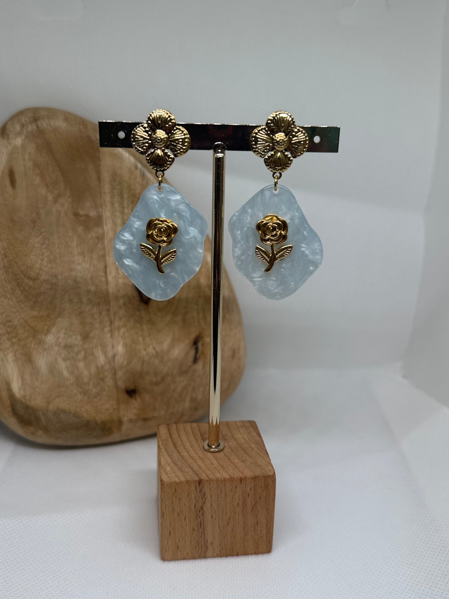 Boucle d'oreille fleurs pendantes (3 couleurs)