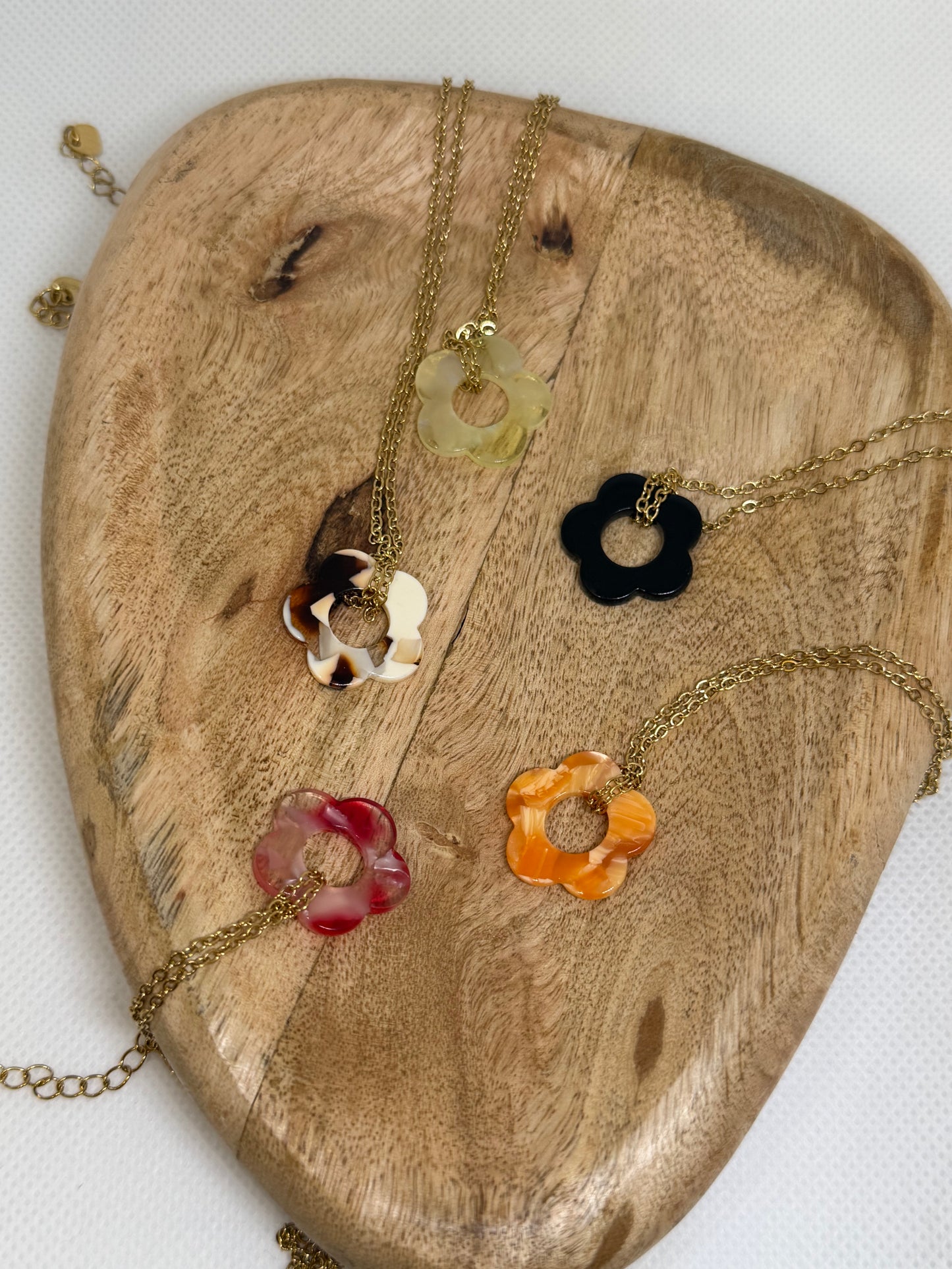Collier en acier inoxydable pampille fleurs (5 couleurs)