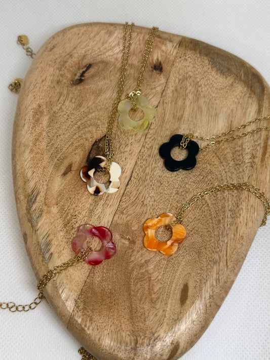 Collier en acier inoxydable pampille fleurs (5 couleurs)