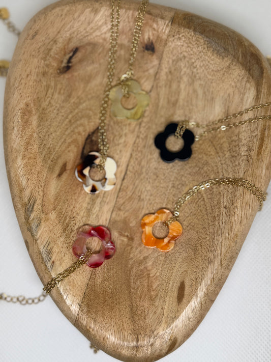 Collier en acier inoxydable pampille fleurs (5 couleurs)