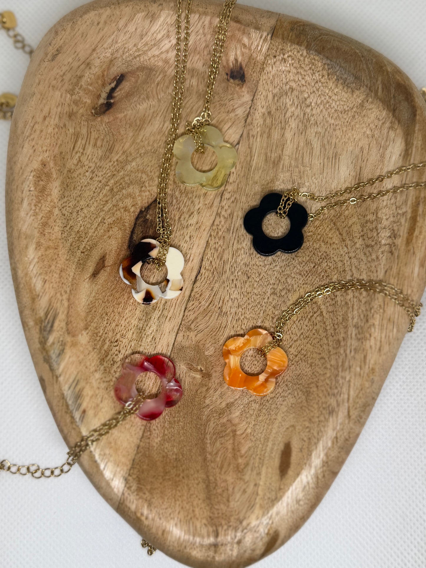 Collier en acier inoxydable pampille fleurs (5 couleurs)