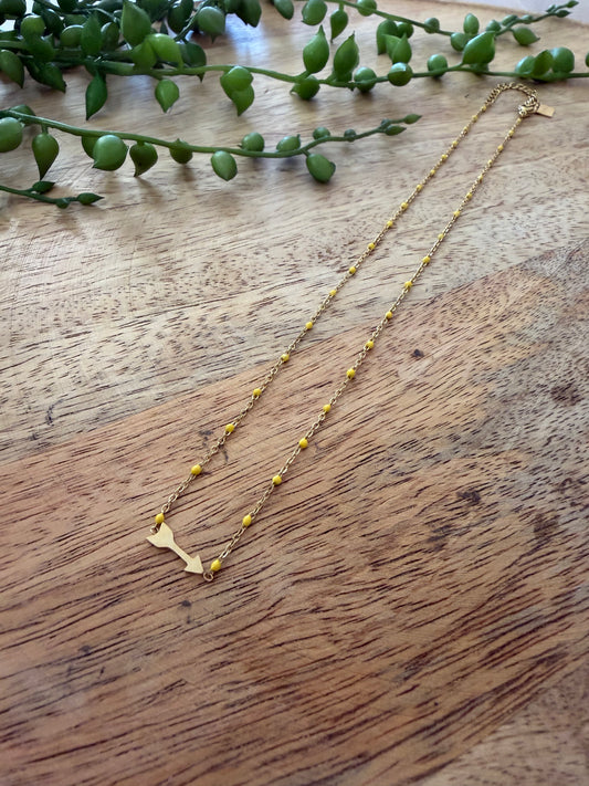 Collier doré boule jaune & pendentif flèche
