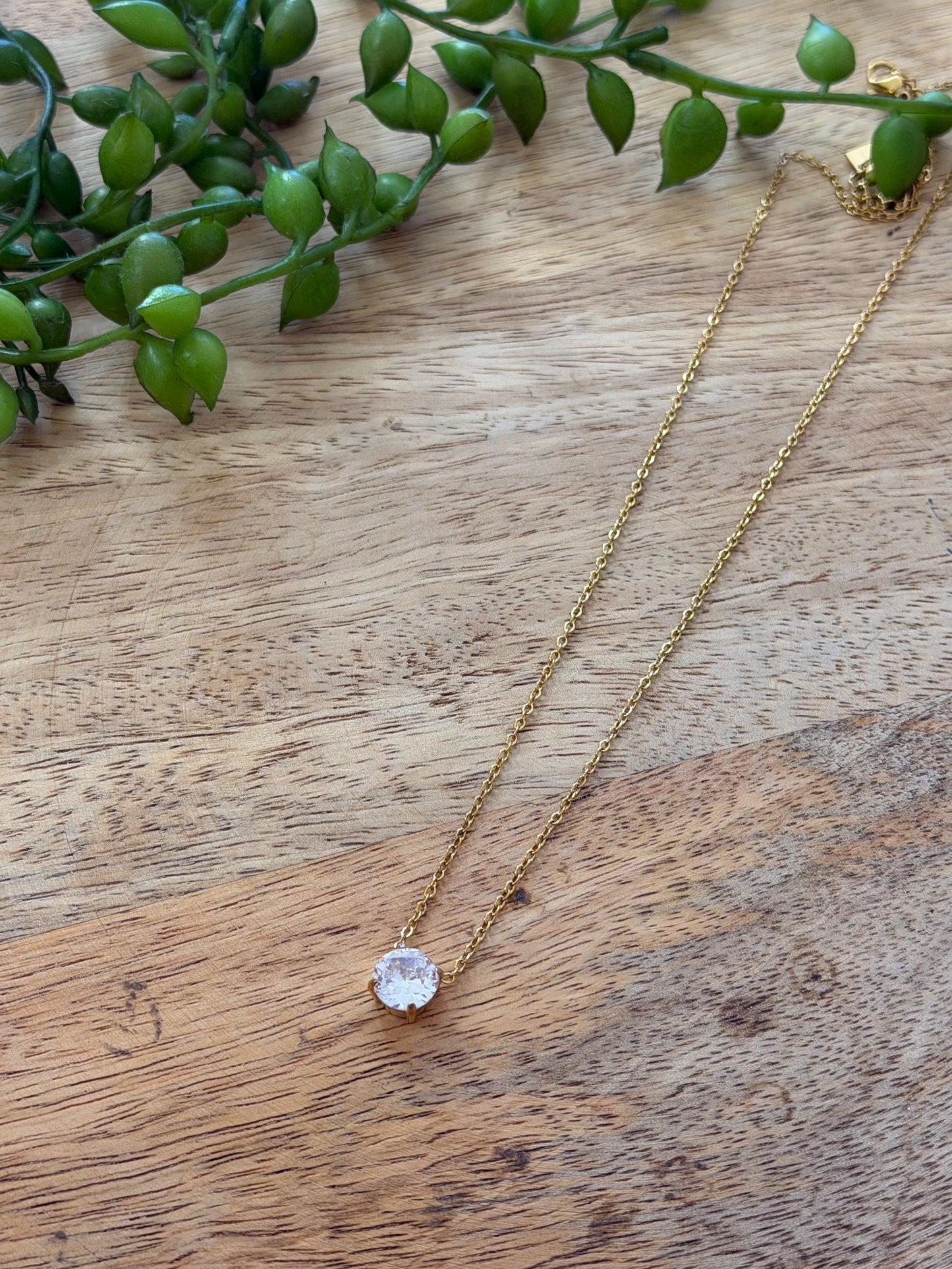 Collier doré strass blanc