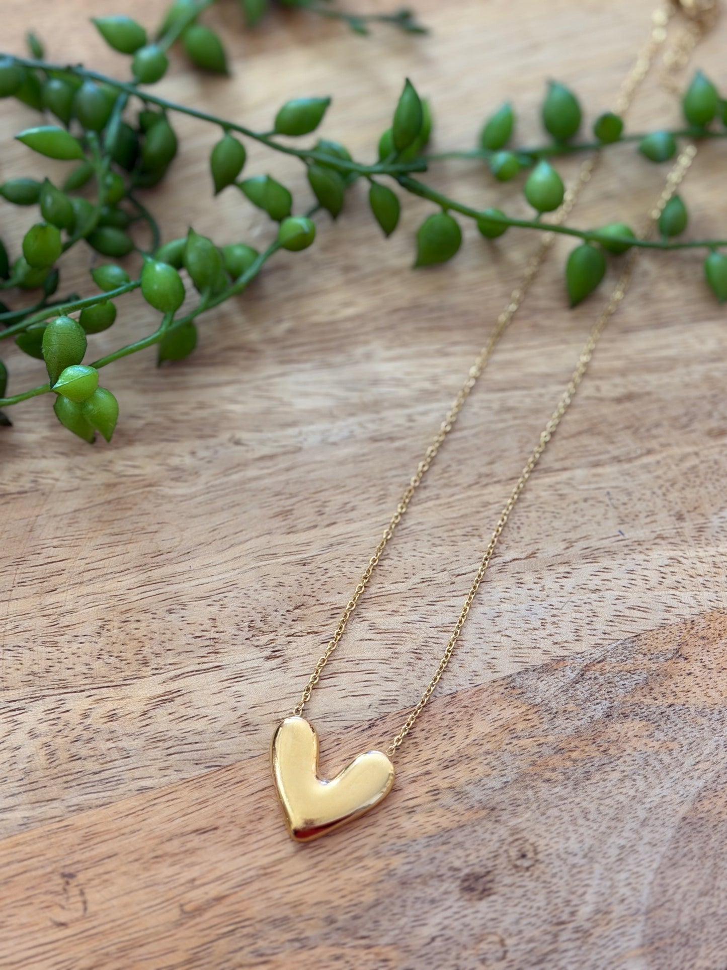Collier doré avec cœur – 45 cm