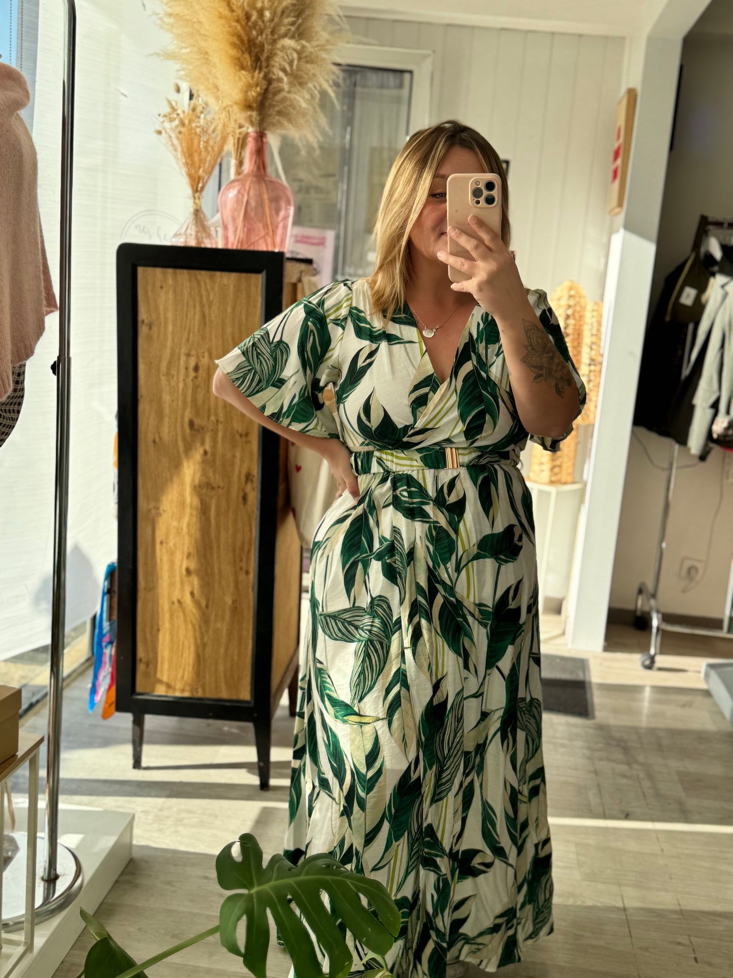 Robe longue verte à manches courtes motifs feuilles