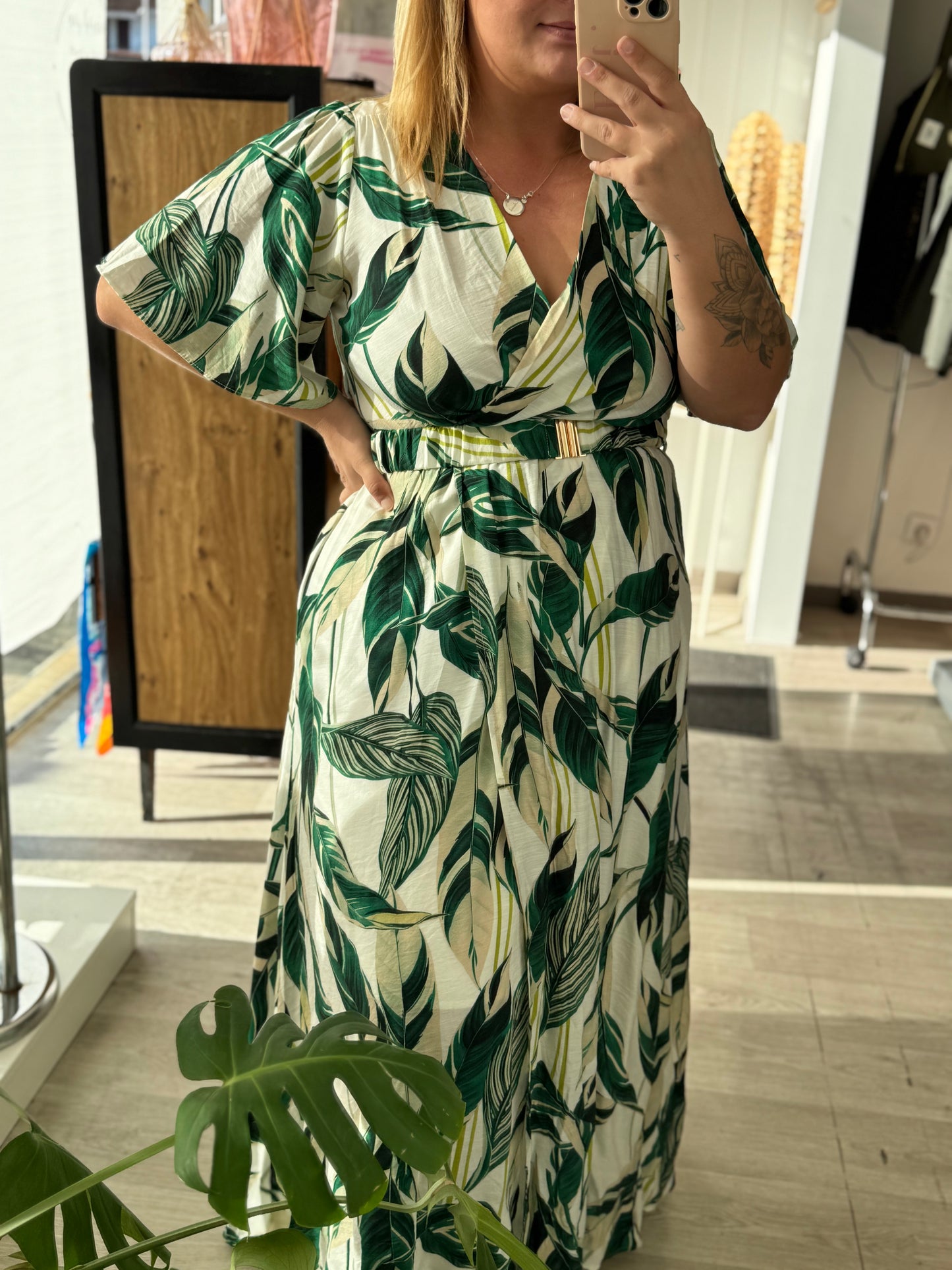 Robe longue verte à manches courtes motifs feuilles