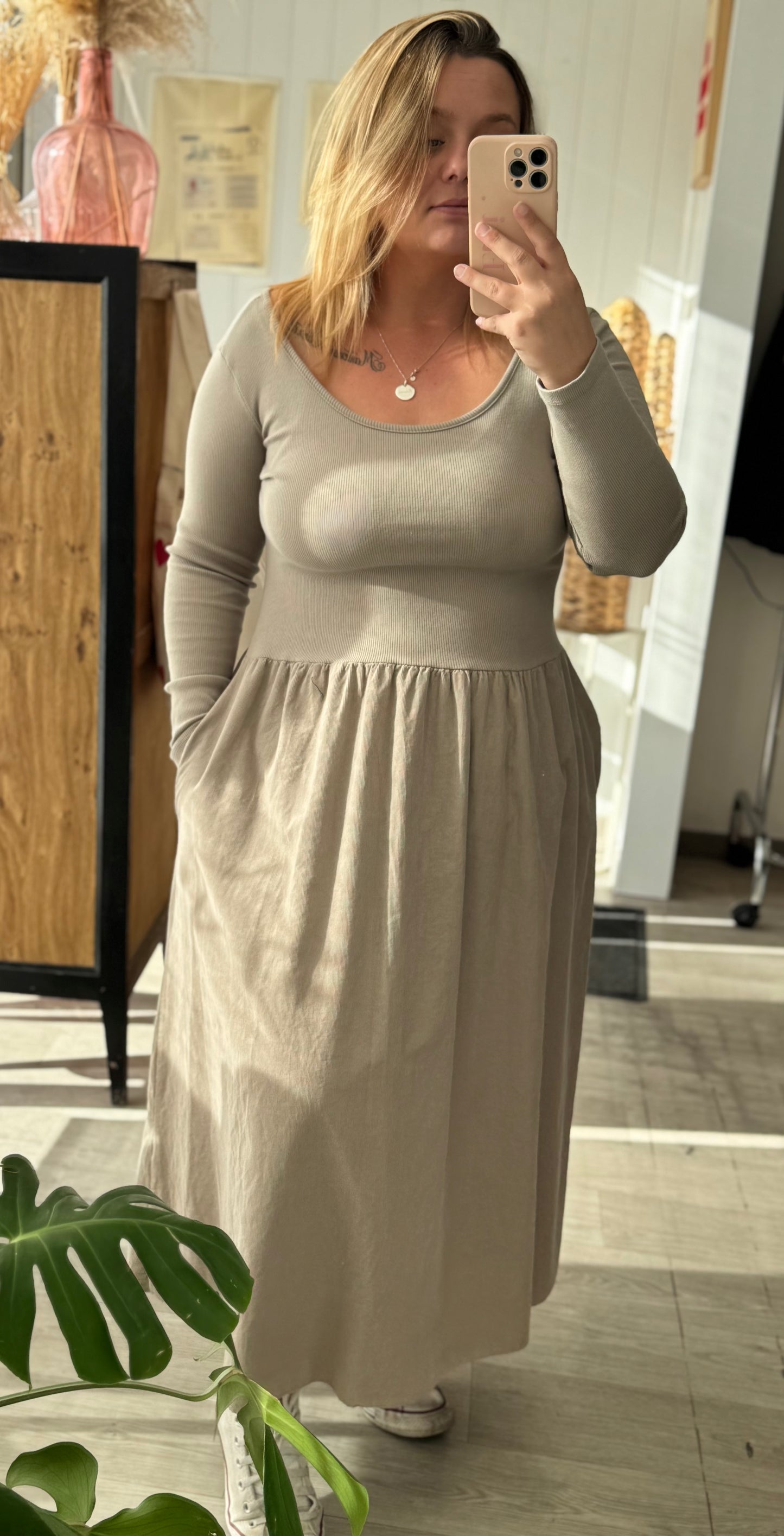 Robe longue beige bi-matière – Bas effet velours – Taille unique 34-46