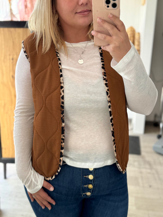 Gilet sans manches matelassé marron léopard – TU 34-44