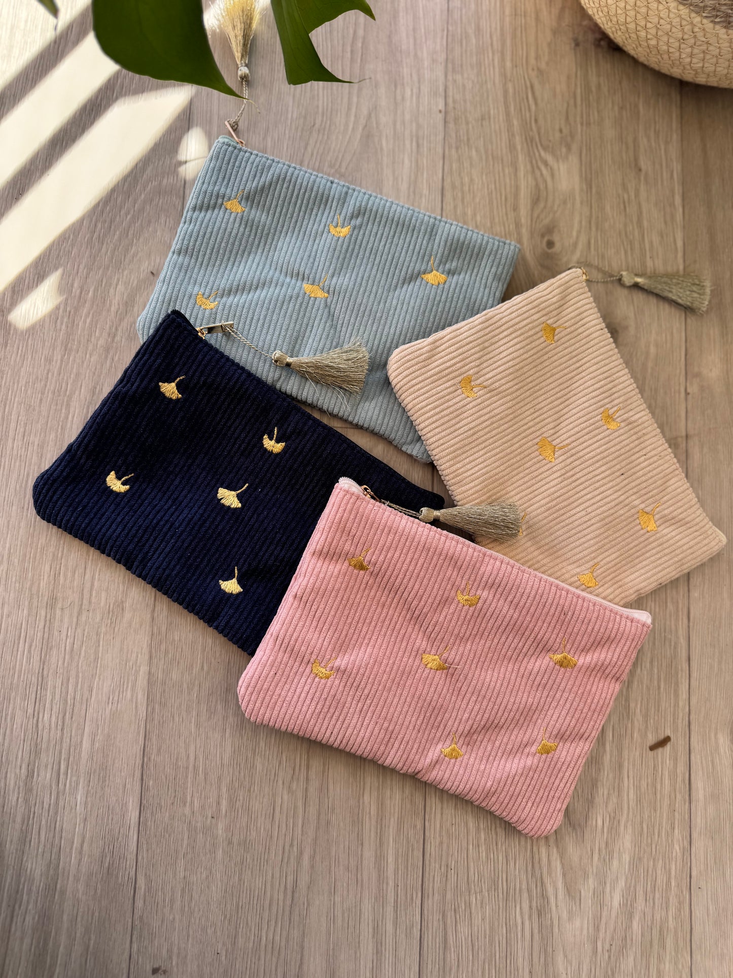Grande pochette effet velours (4 modèles)
