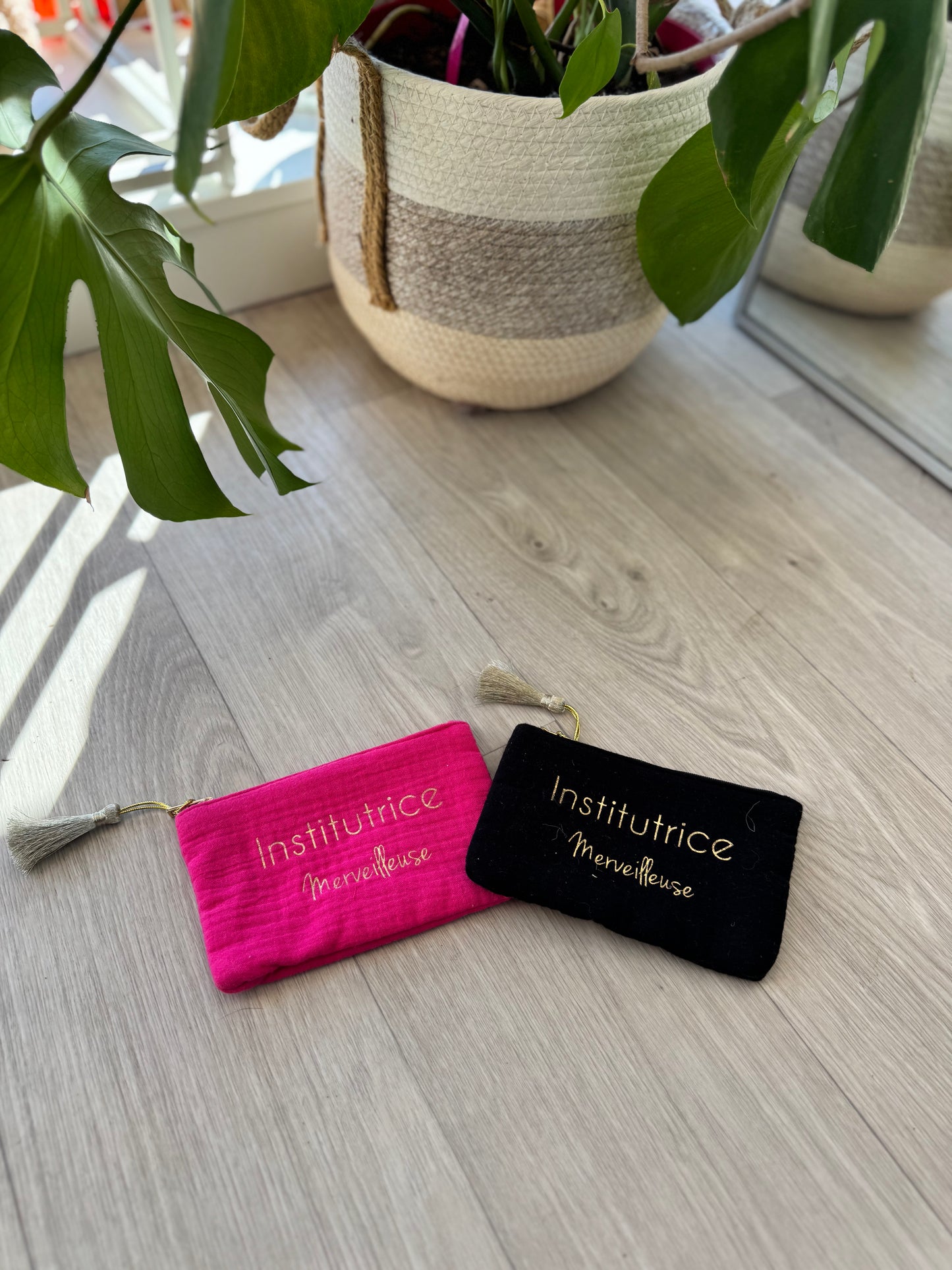 Petite pochette Institutrice merveilleuse (2 modèles)