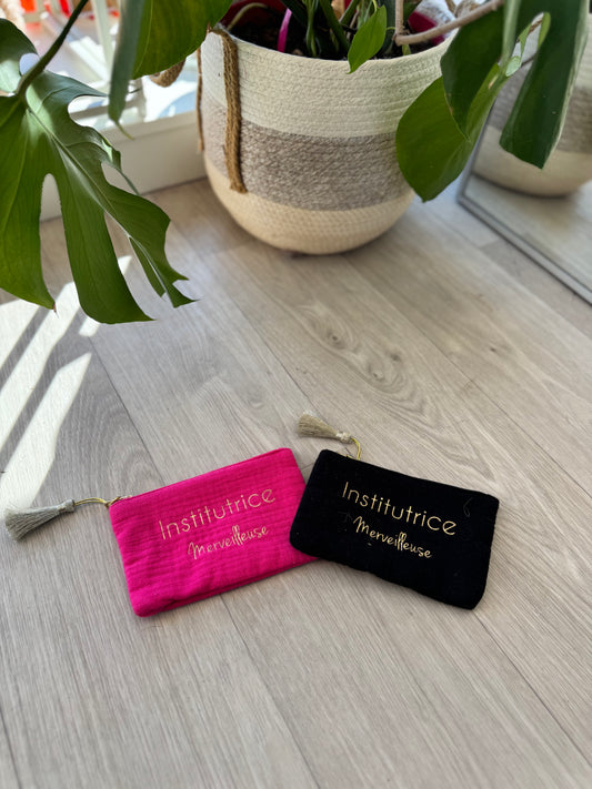 Petite pochette Institutrice merveilleuse (2 modèles)