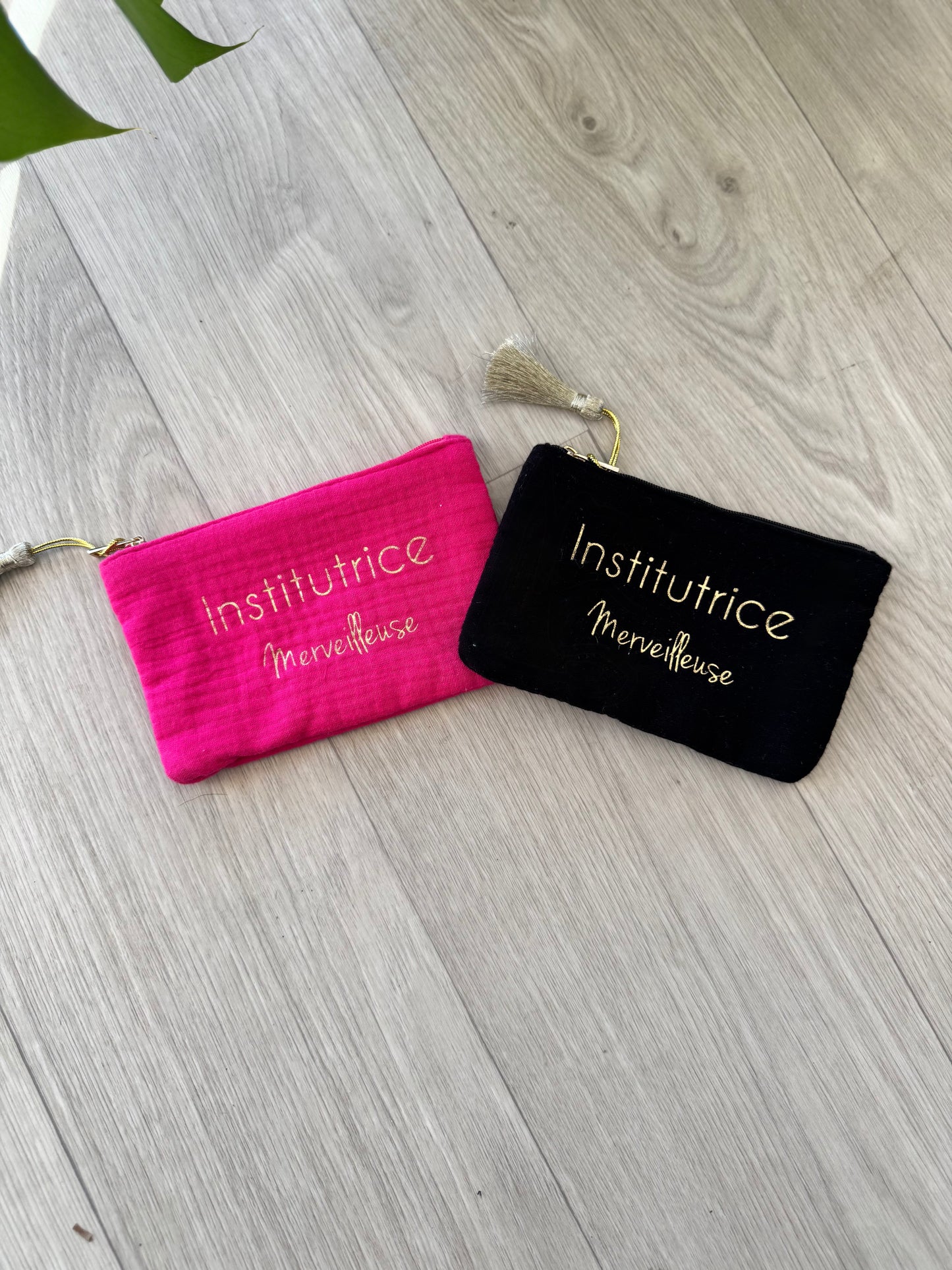 Petite pochette Institutrice merveilleuse (2 modèles)