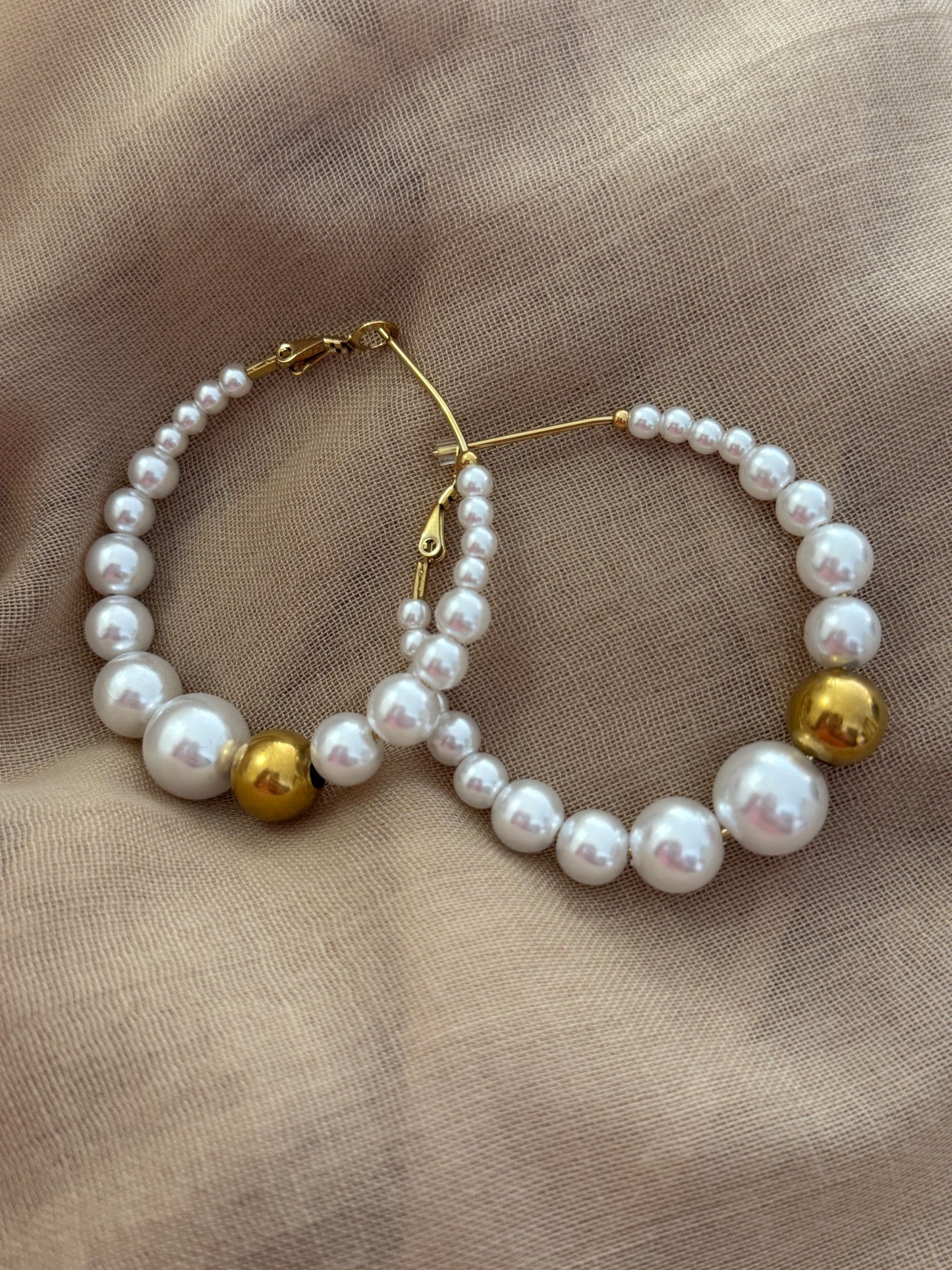 Créoles dorées en acier inoxydable avec perle