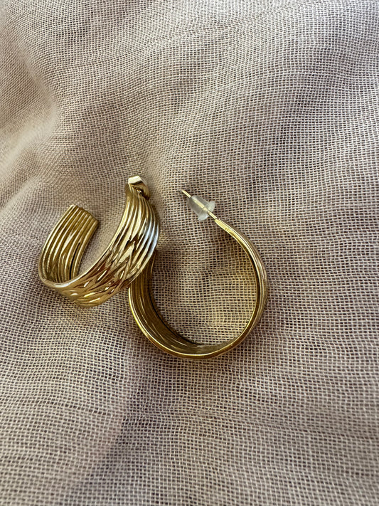 Petites créoles en acier inoxydable doré