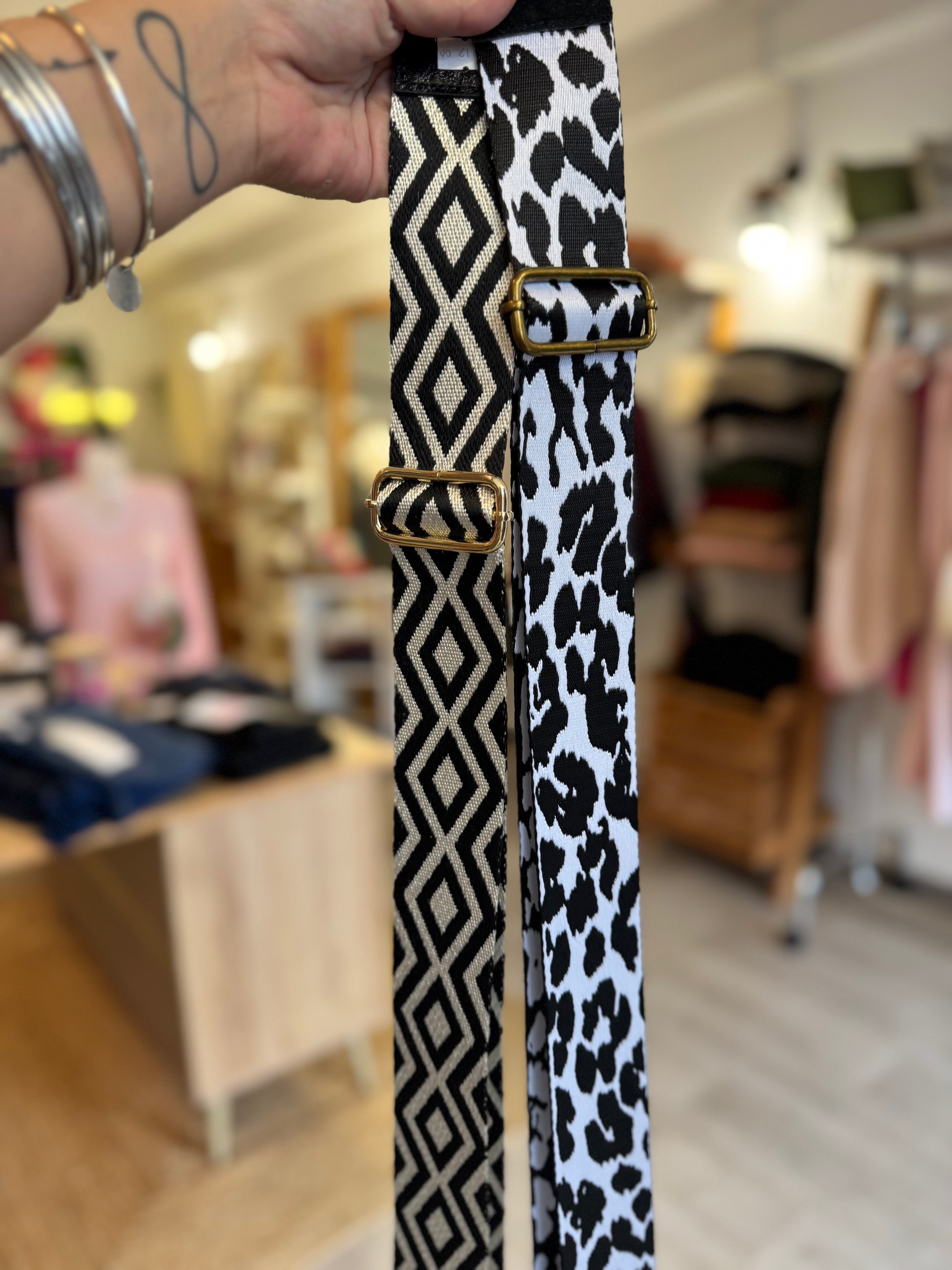 Lanières pour sac à main femme – 2 modèles pratiques et tendance