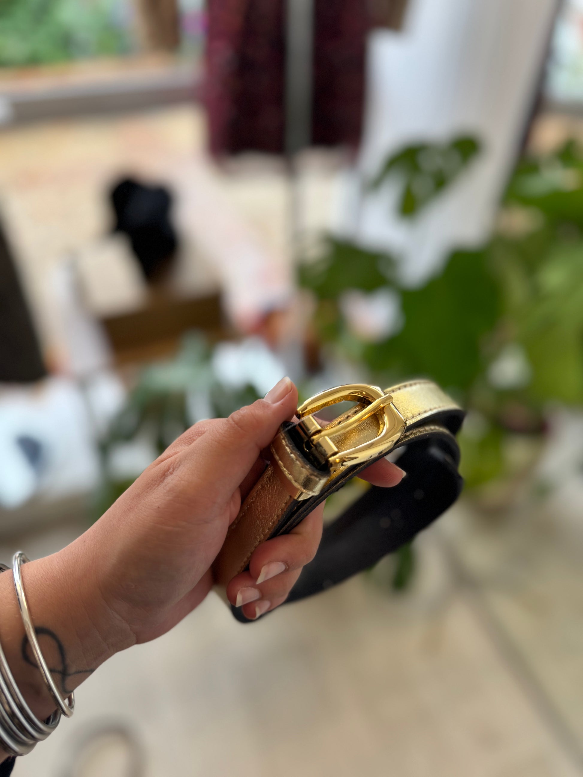 Ceinture femme en cuir doré, longueur 117 cm, style élégant