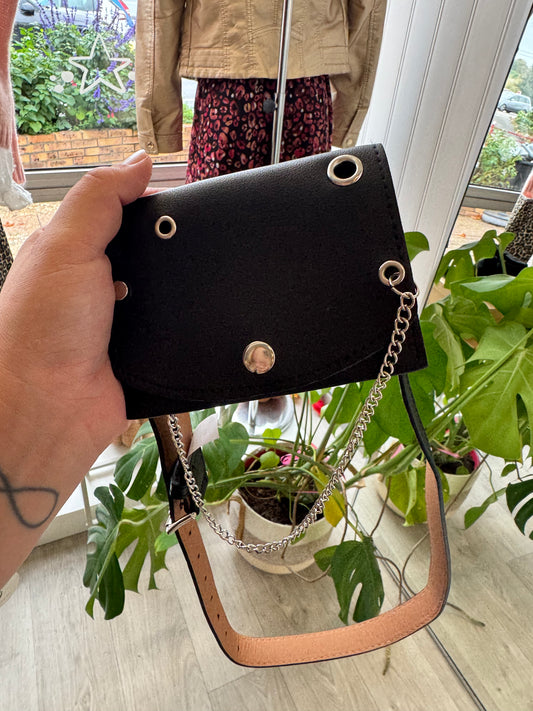 Ceinture avec mini pochette et chaîne – Longueur 105 cm