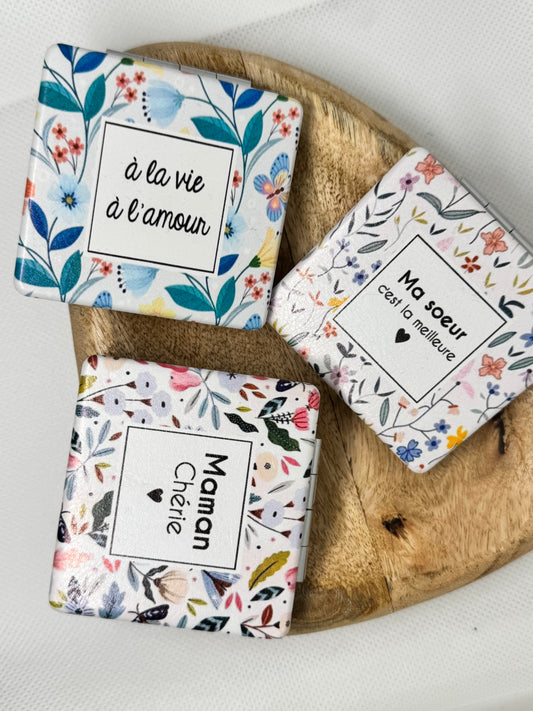 Miroir de poche – Format 6 x 6 cm (3 modèles)