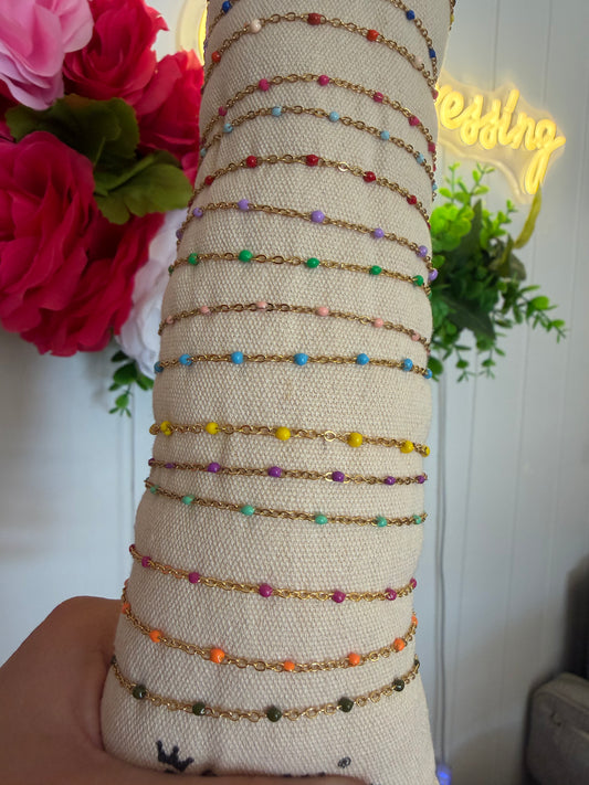 Bracelet fin doré boule de couleur (18 couleurs)