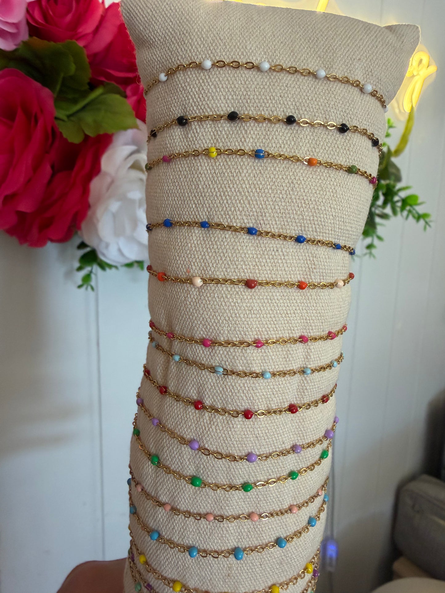 Bracelet fin doré boule de couleur (18 couleurs)